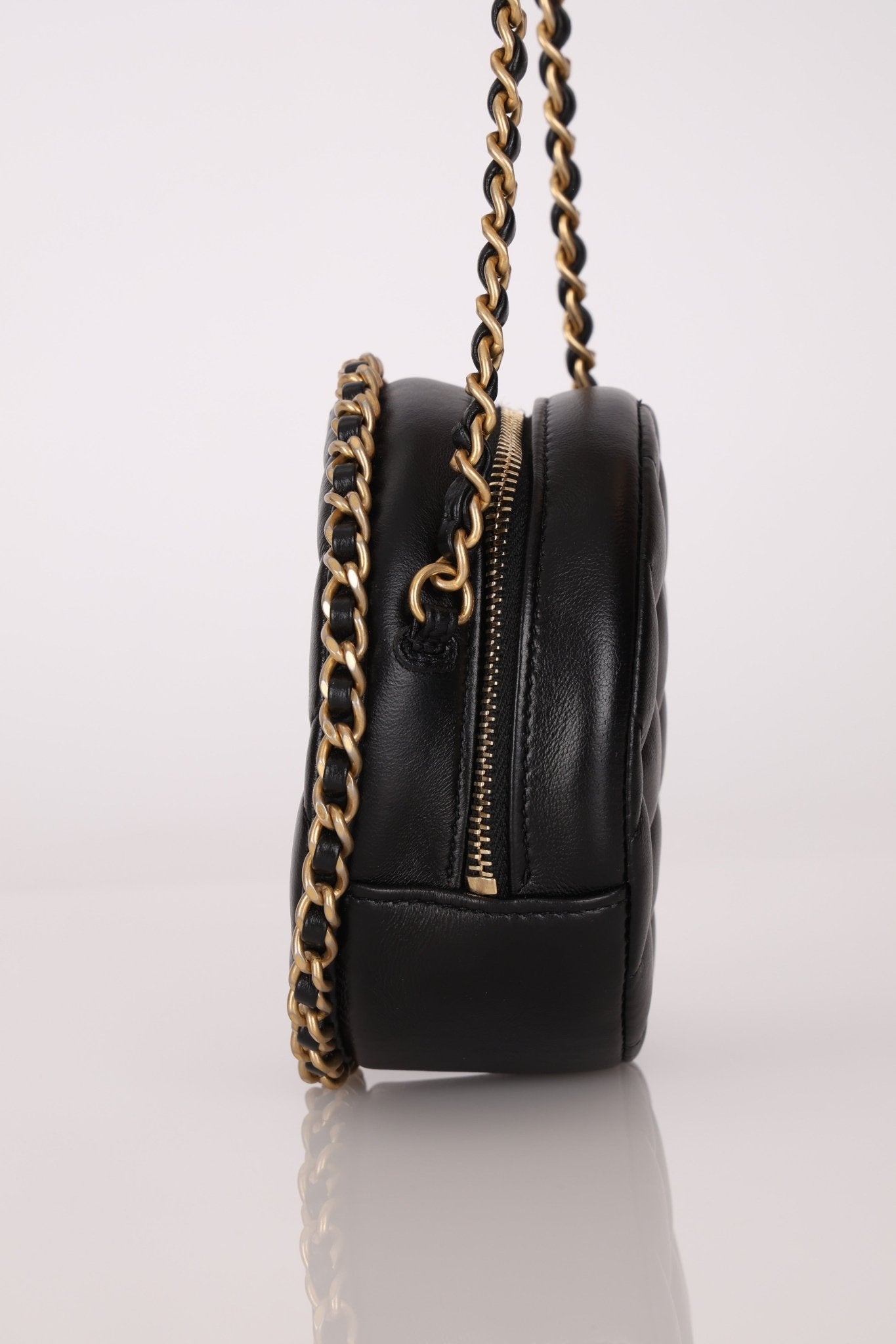 Chanel 2021 Chain Around Round Quilted Lambskin Clutch with Chain - FashioNica
