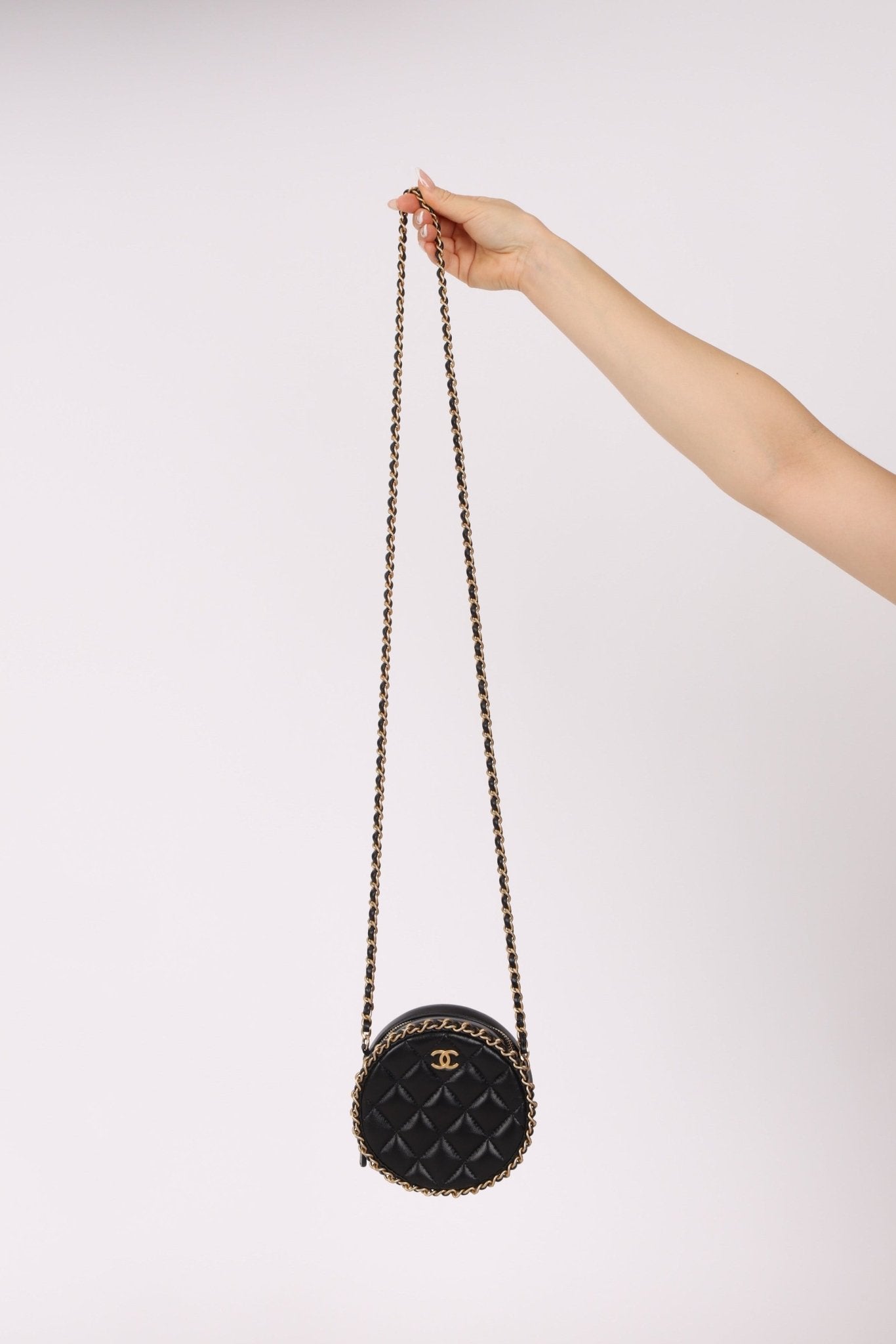 Chanel 2021 Chain Around Round Quilted Lambskin Clutch with Chain - FashioNica
