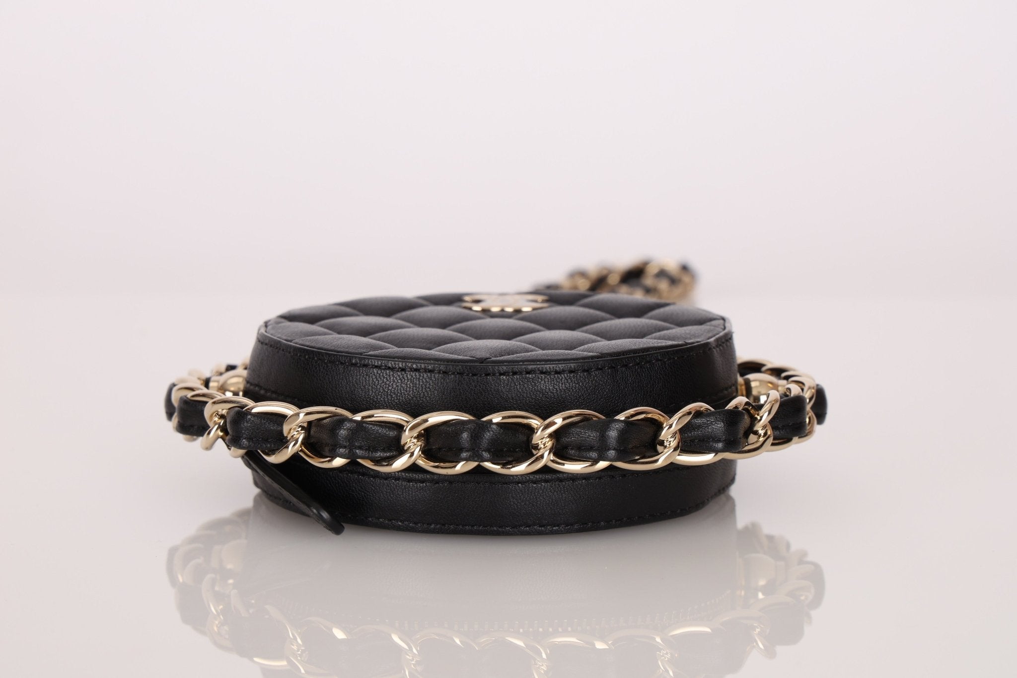 Chanel 2021 Frame Chain Around Clutch - FashioNica