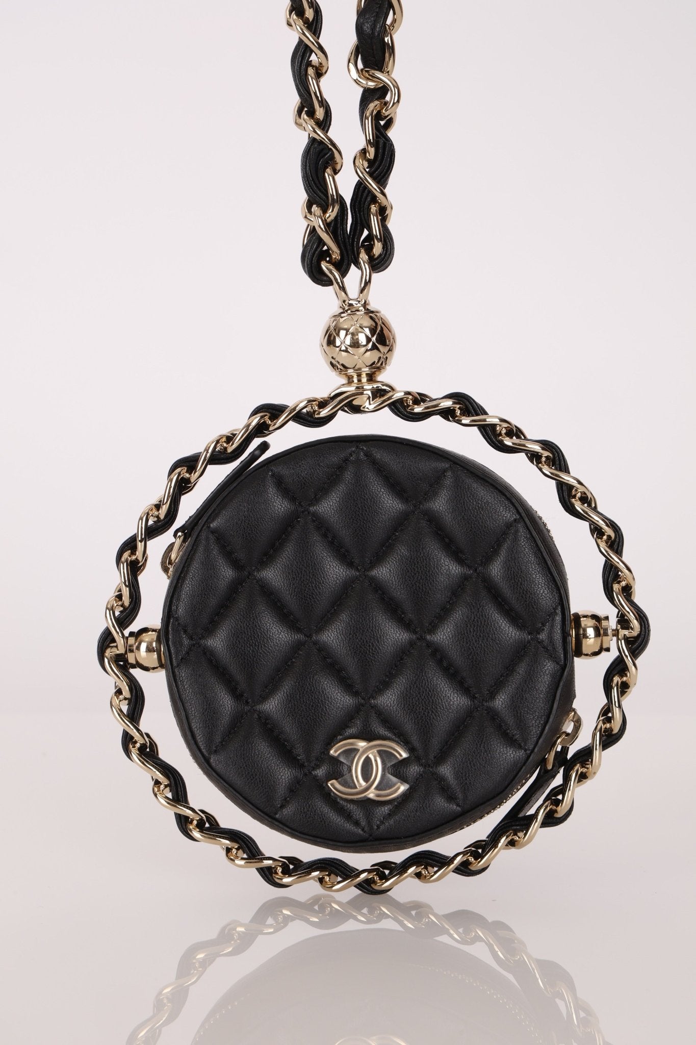 Chanel 2021 Frame Chain Around Clutch - FashioNica