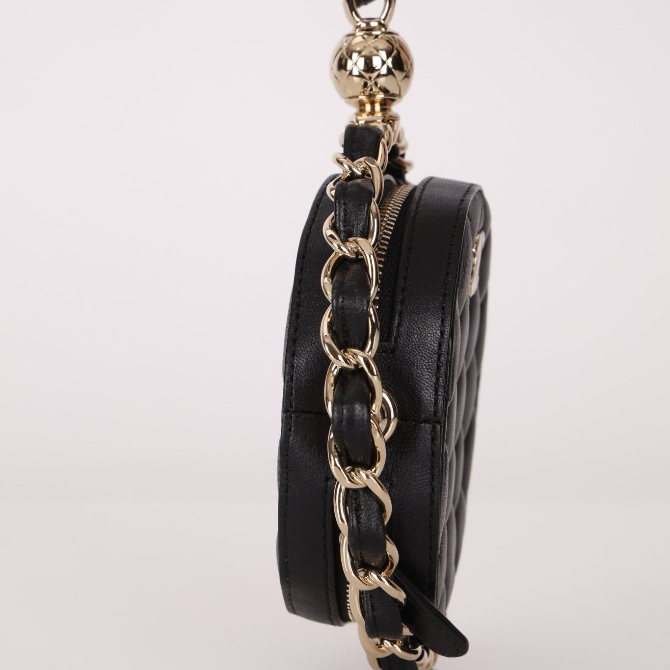 Chanel 2021 Frame Chain Around Clutch - FashioNica