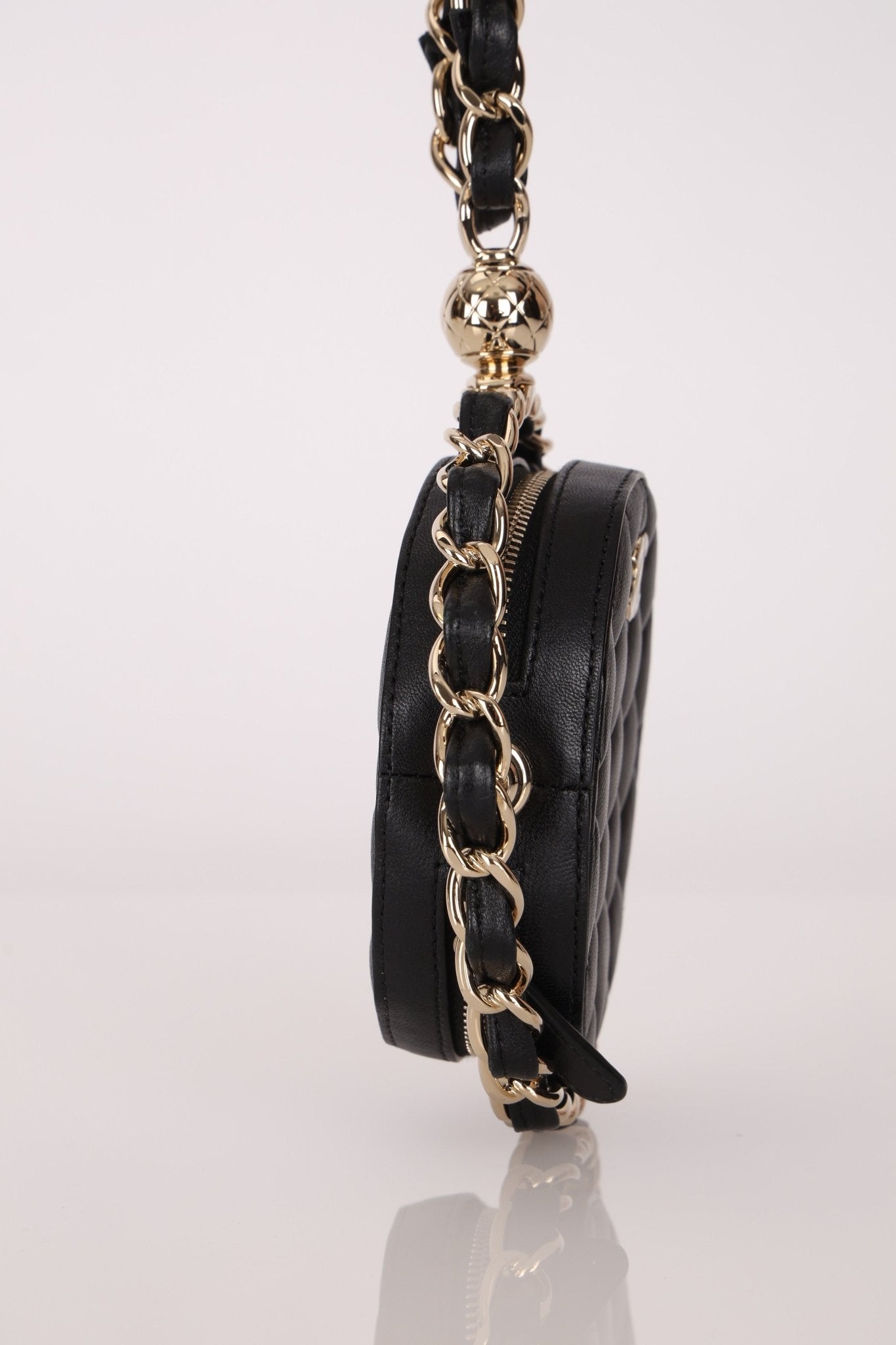 Chanel 2021 Frame Chain Around Clutch - FashioNica