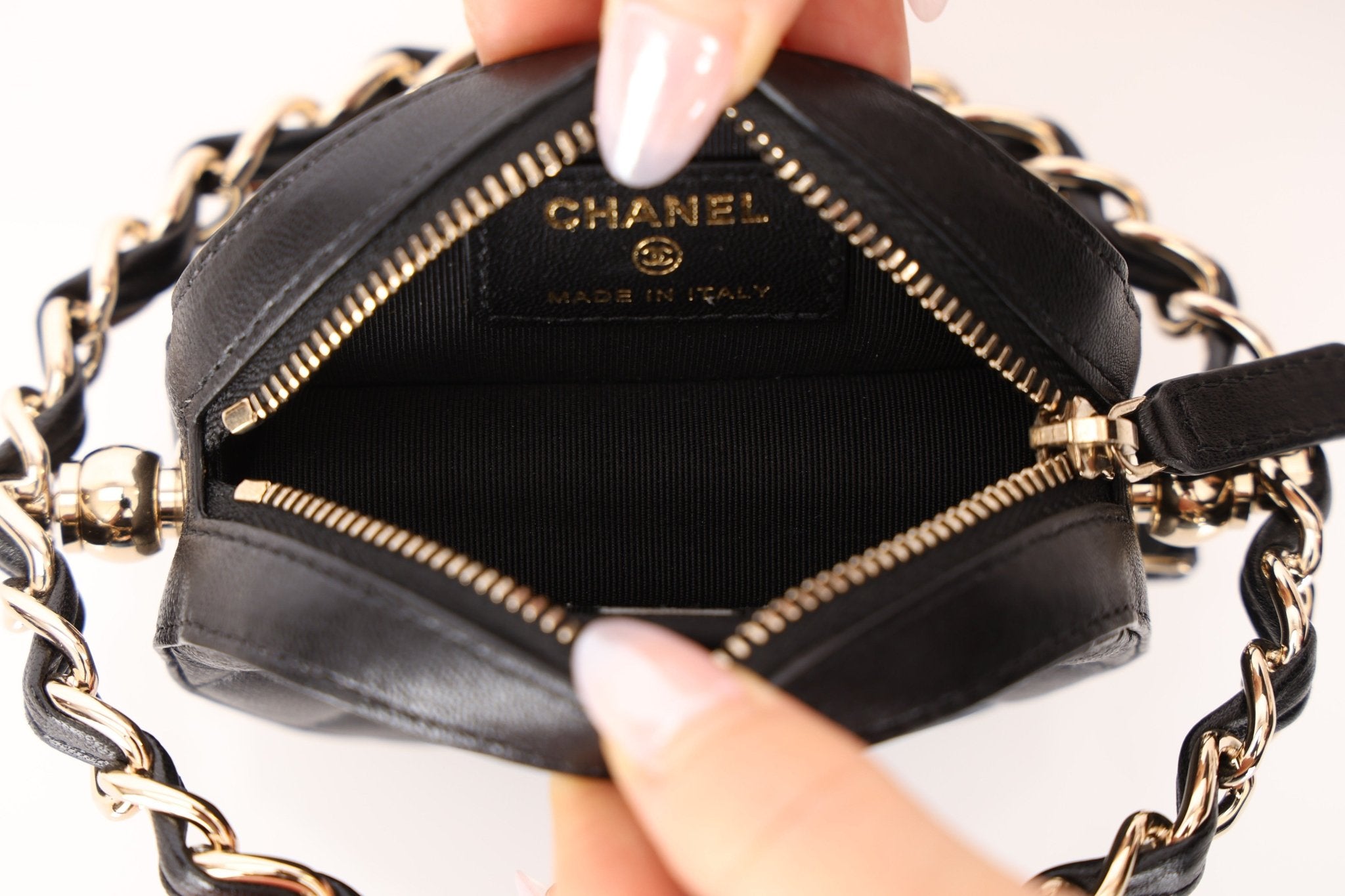 Chanel 2021 Frame Chain Around Clutch - FashioNica