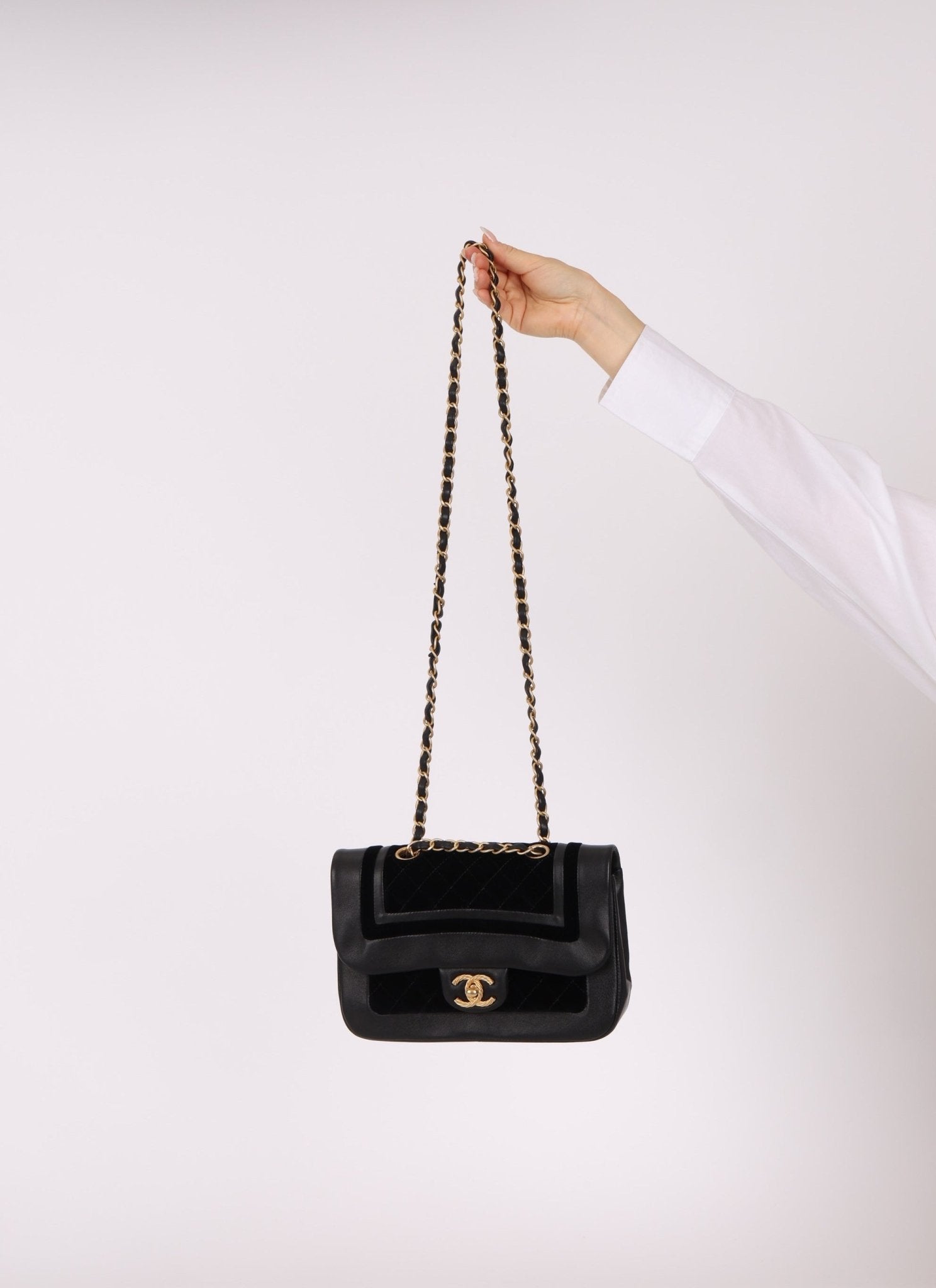 Chanel 2021 Lambskin and Velvet Single Flap Bag - FashioNica