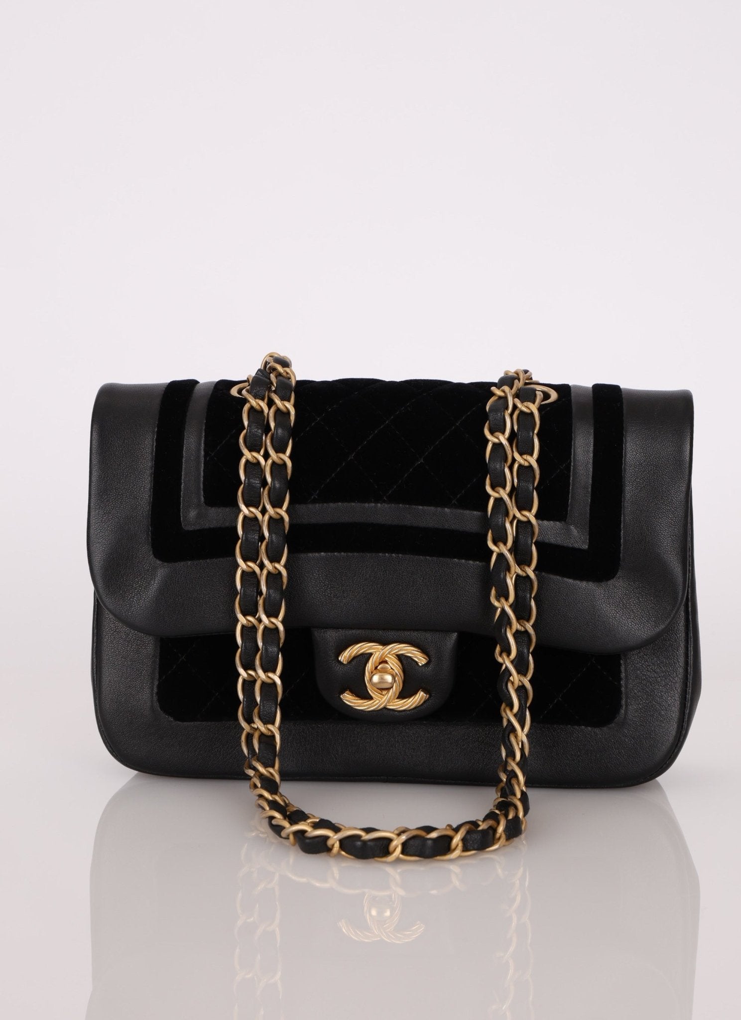 Chanel 2021 Lambskin and Velvet Single Flap Bag - FashioNica