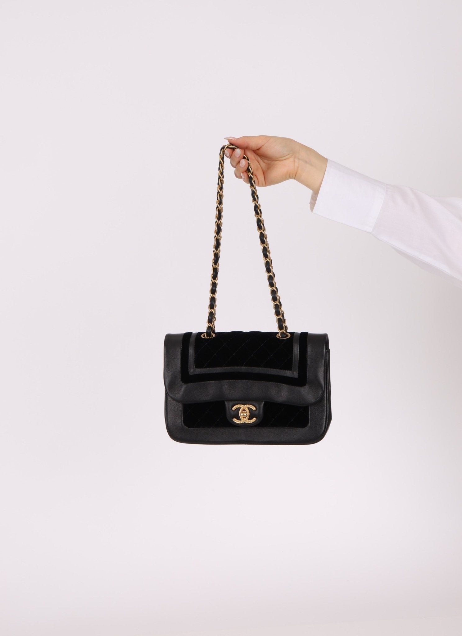 Chanel 2021 Lambskin and Velvet Single Flap Bag - FashioNica