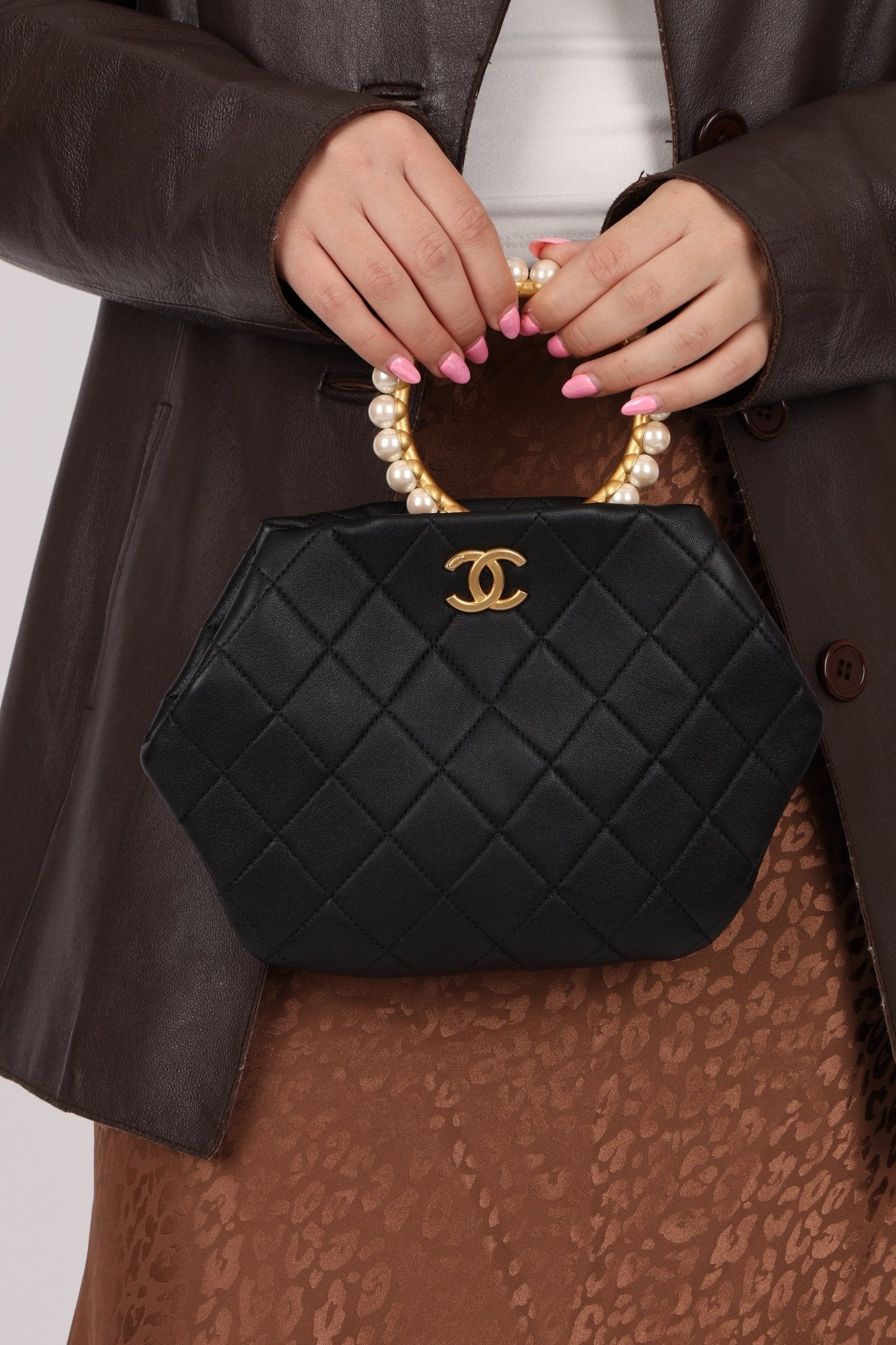 Chanel 2021 Lambskin Pearl Crown Clutch - FashioNica