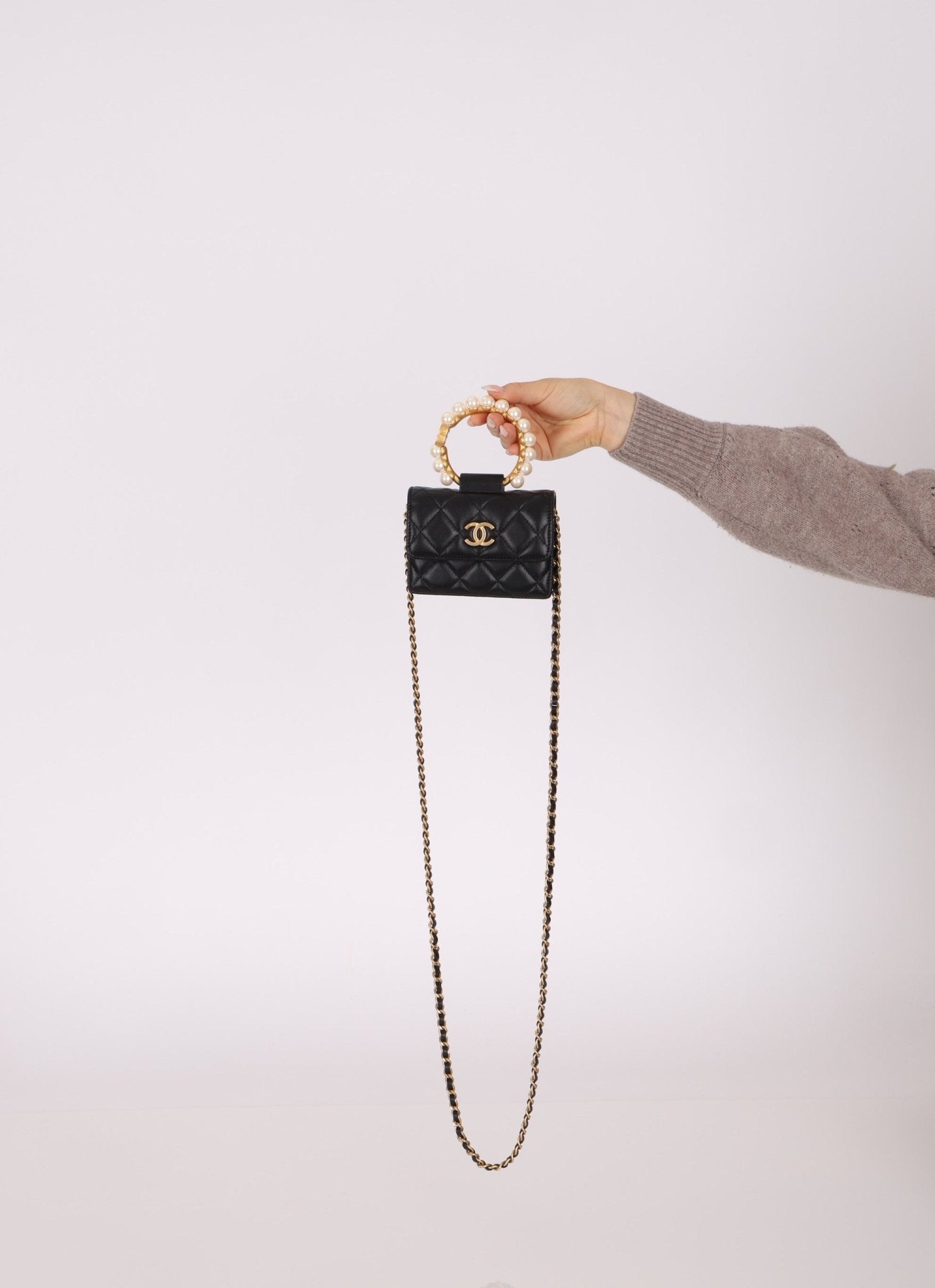 Chanel 2021 Pearl Crown Cardholder on Chain - FashioNica