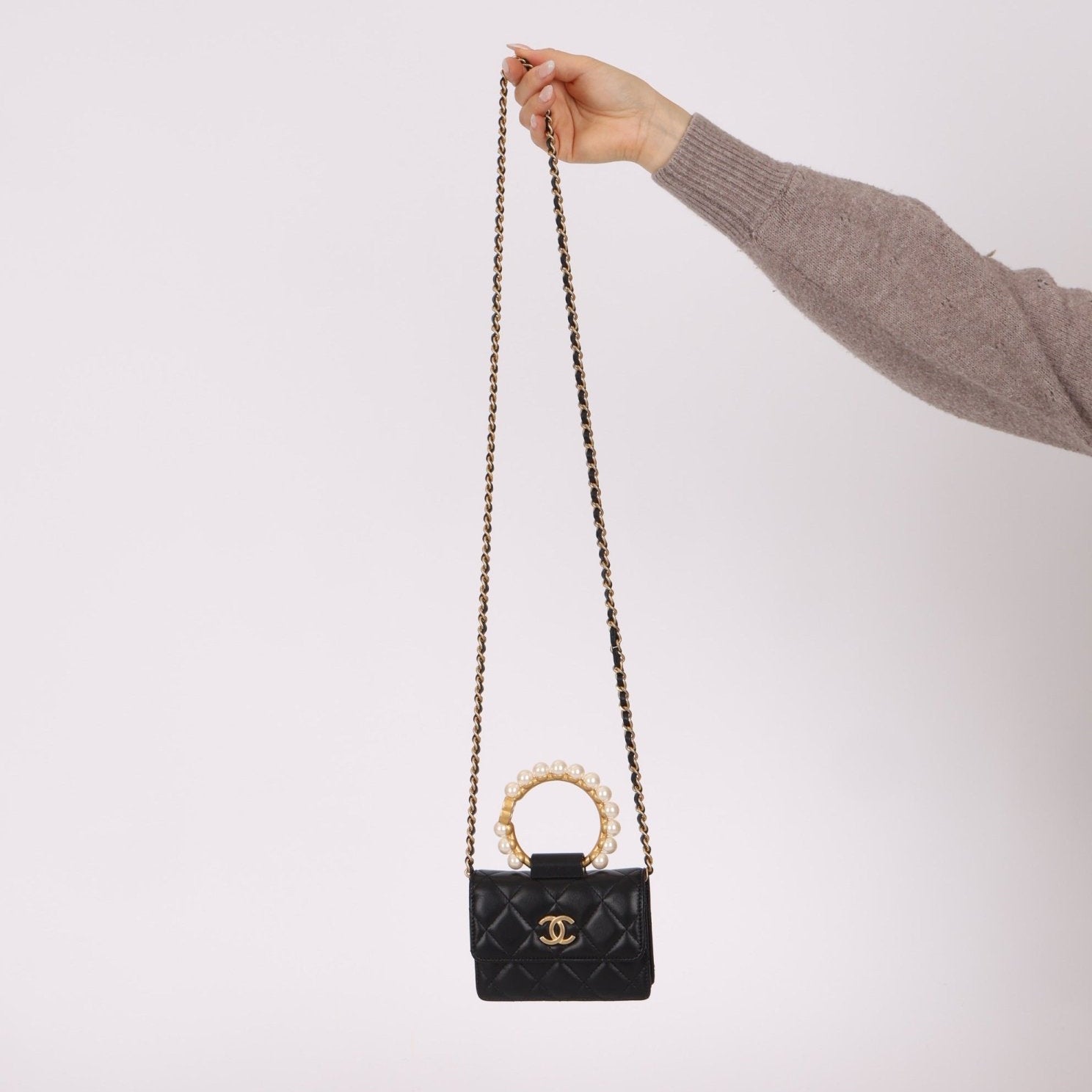 Chanel 2021 Pearl Crown Cardholder on Chain - FashioNica