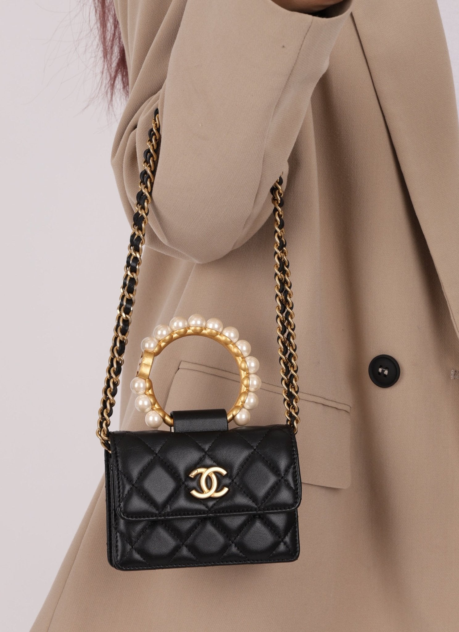 Chanel 2021 Pearl Crown Cardholder on Chain - FashioNica