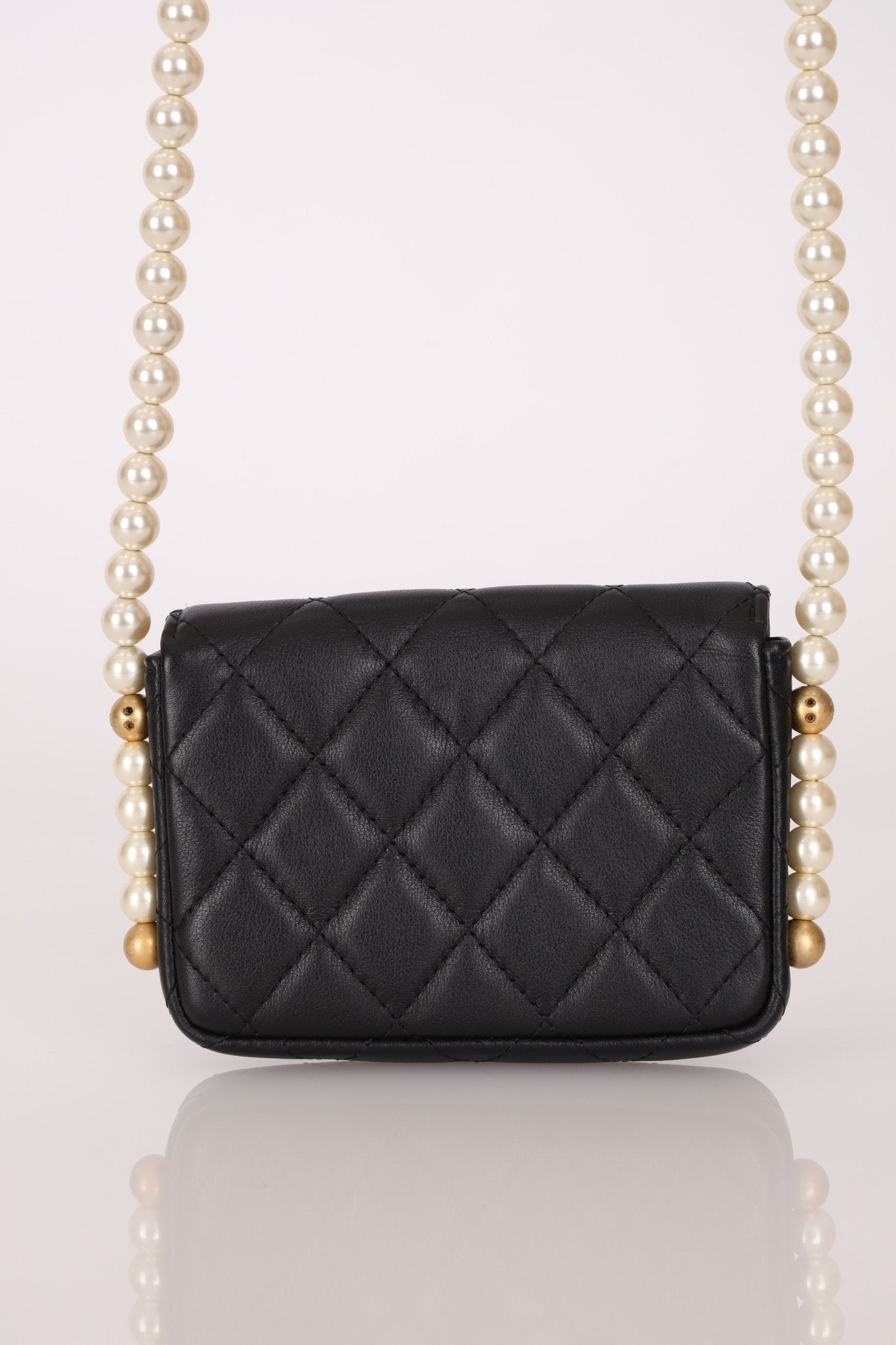 Chanel 2021 Quilted Calfskin About Pearls Card Holder Flap With Chain - FashioNica