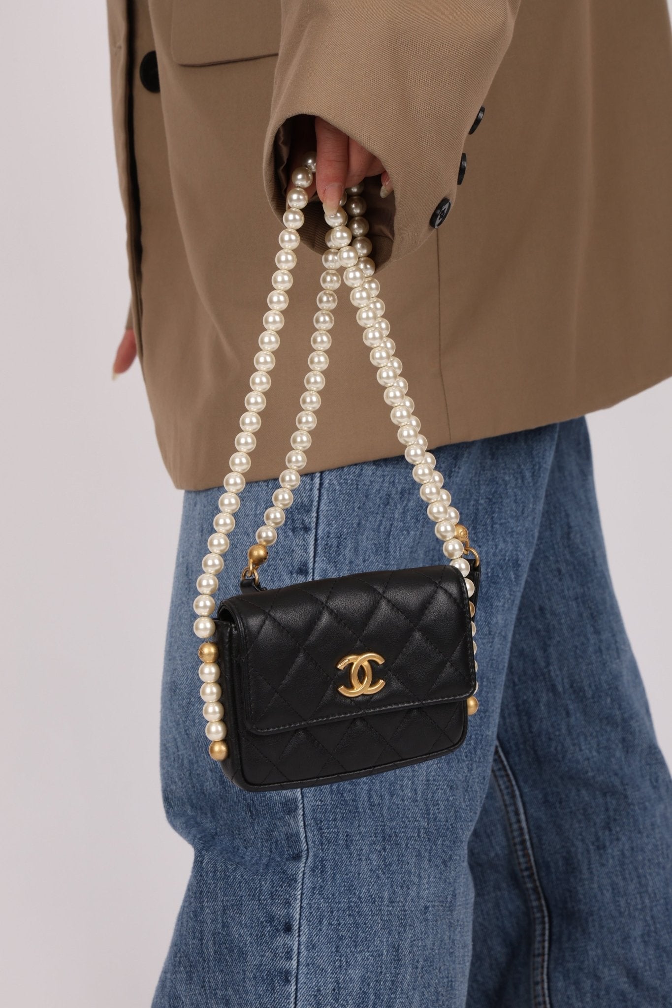 Chanel 2021 Quilted Calfskin About Pearls Card Holder Flap With Chain - FashioNica