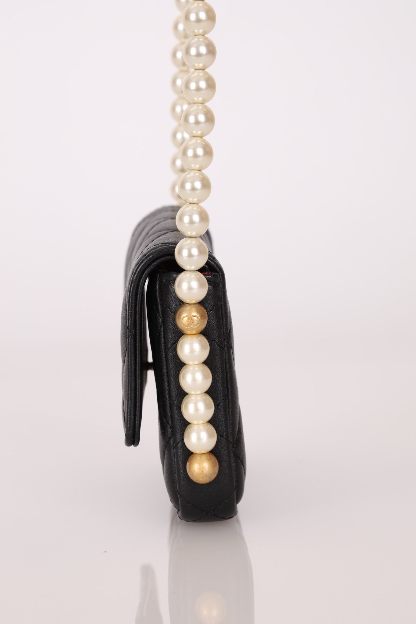 Chanel 2021 Quilted Calfskin About Pearls Card Holder Flap With Chain - FashioNica