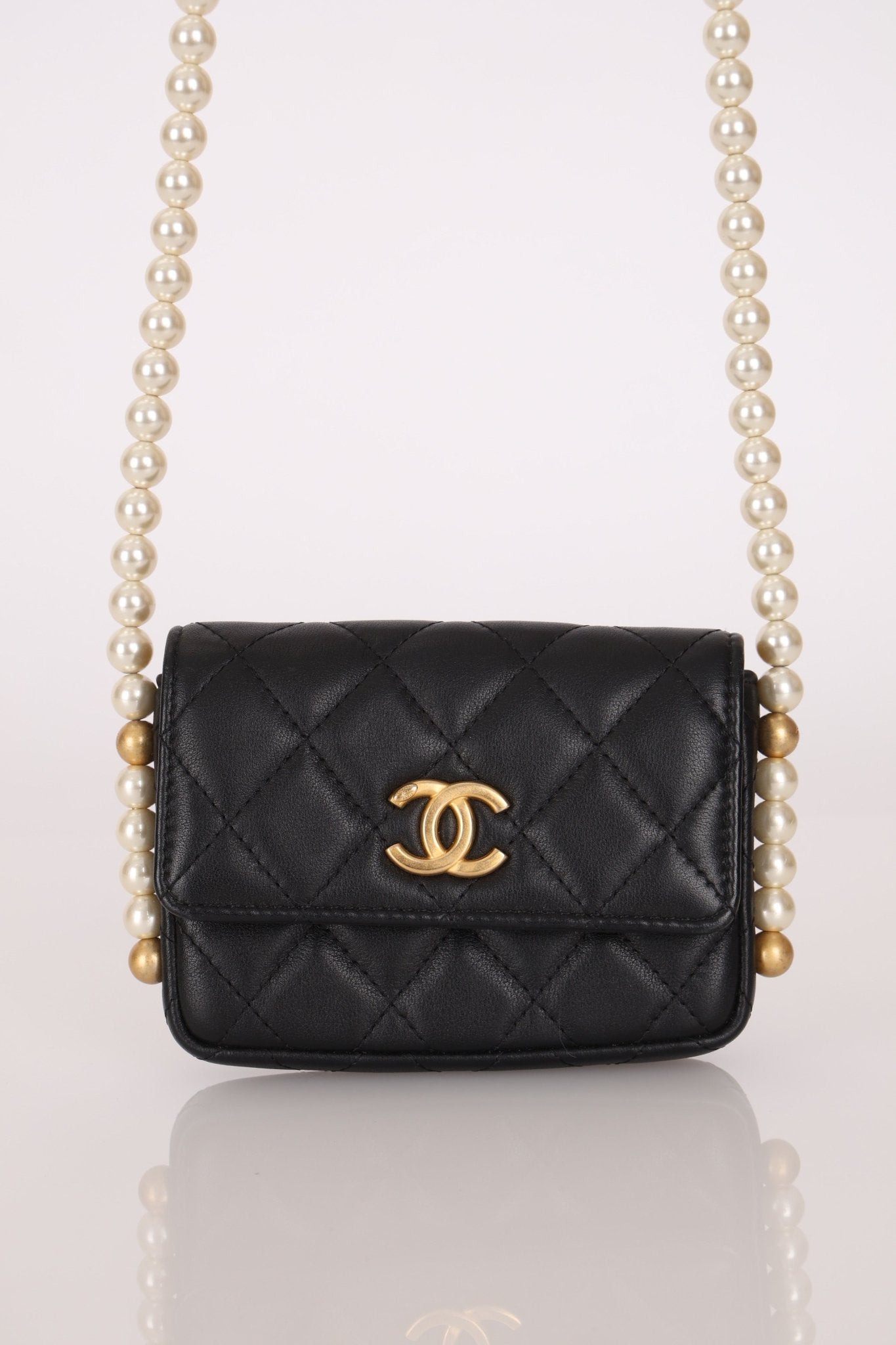 Chanel 2021 Quilted Calfskin About Pearls Card Holder Flap With Chain - FashioNica