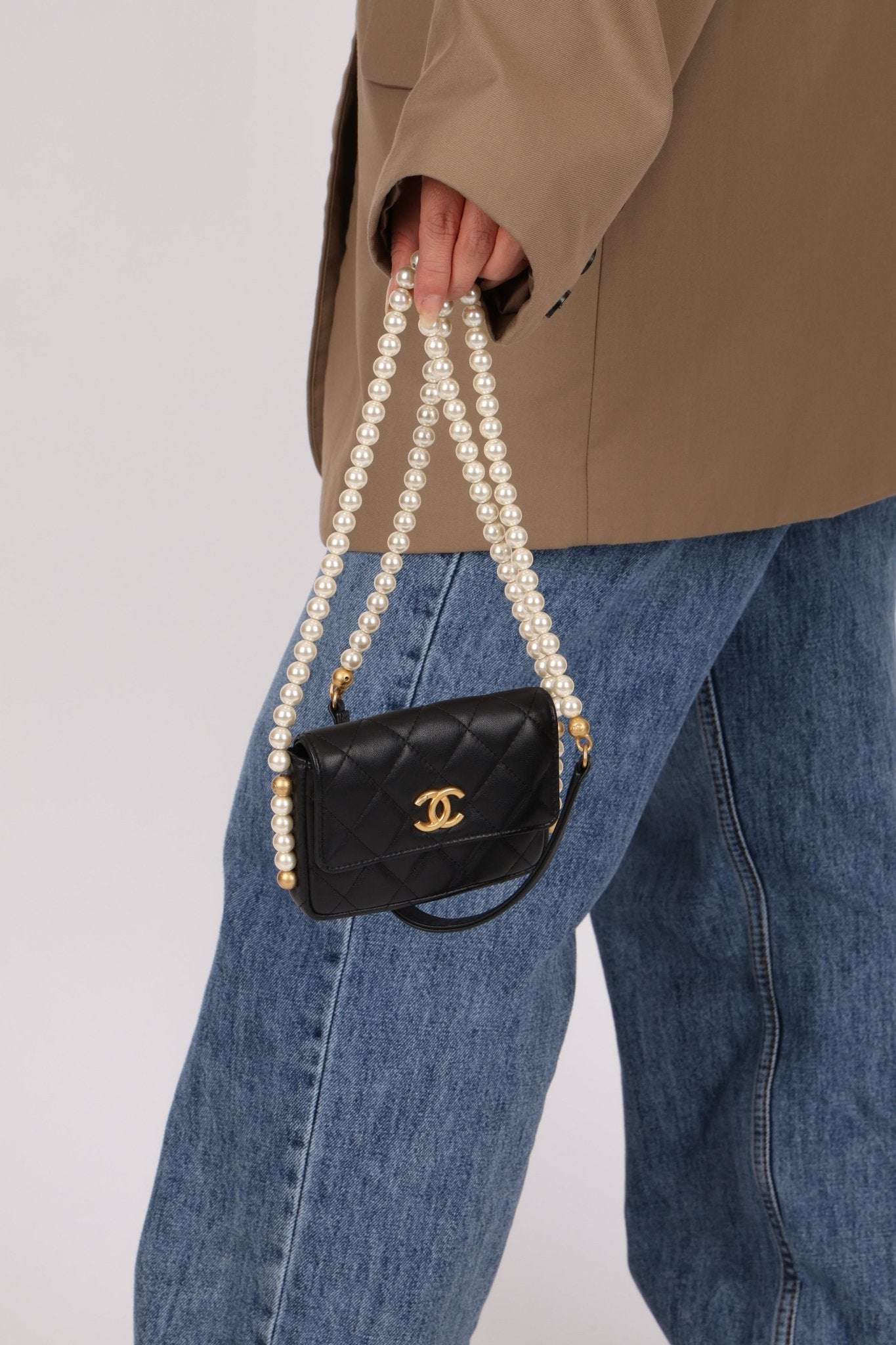 Chanel 2021 Quilted Calfskin About Pearls Card Holder Flap With Chain - FashioNica