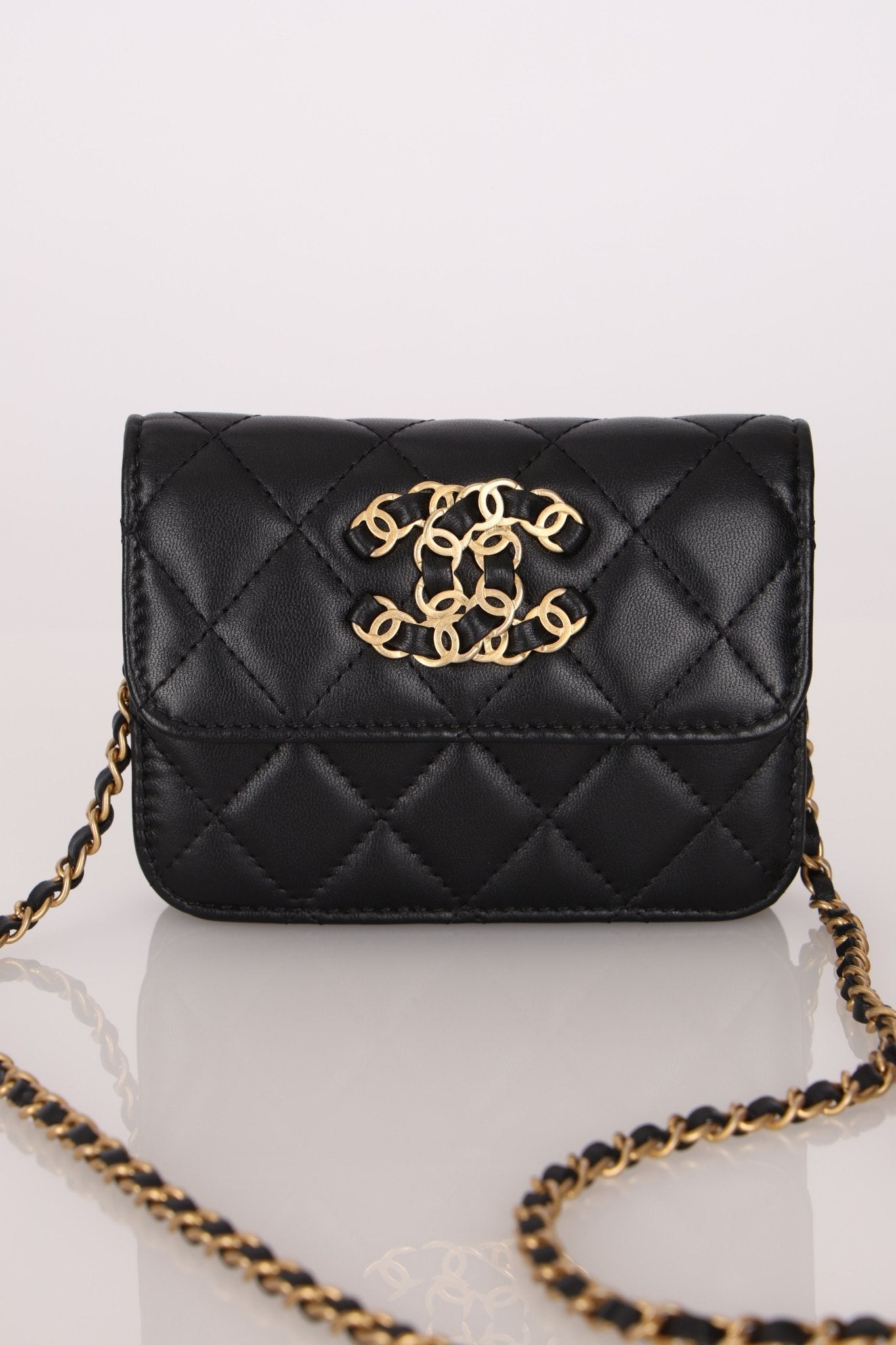 Chanel 2022 CC on CC Sheepskin Card Holder on Chain – FashioNica