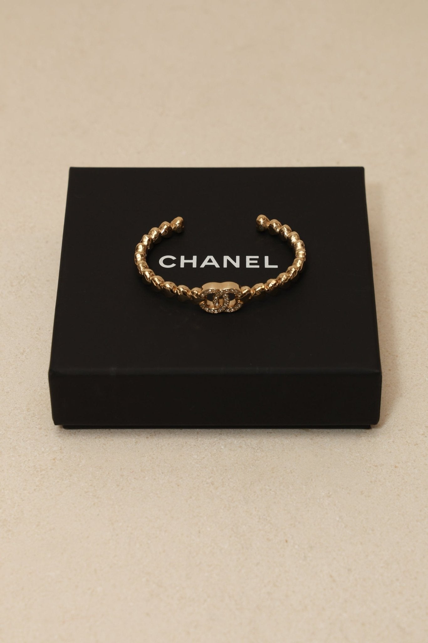 Chanel 2023 Crystal CC Strass Heart Bangle - FashioNica