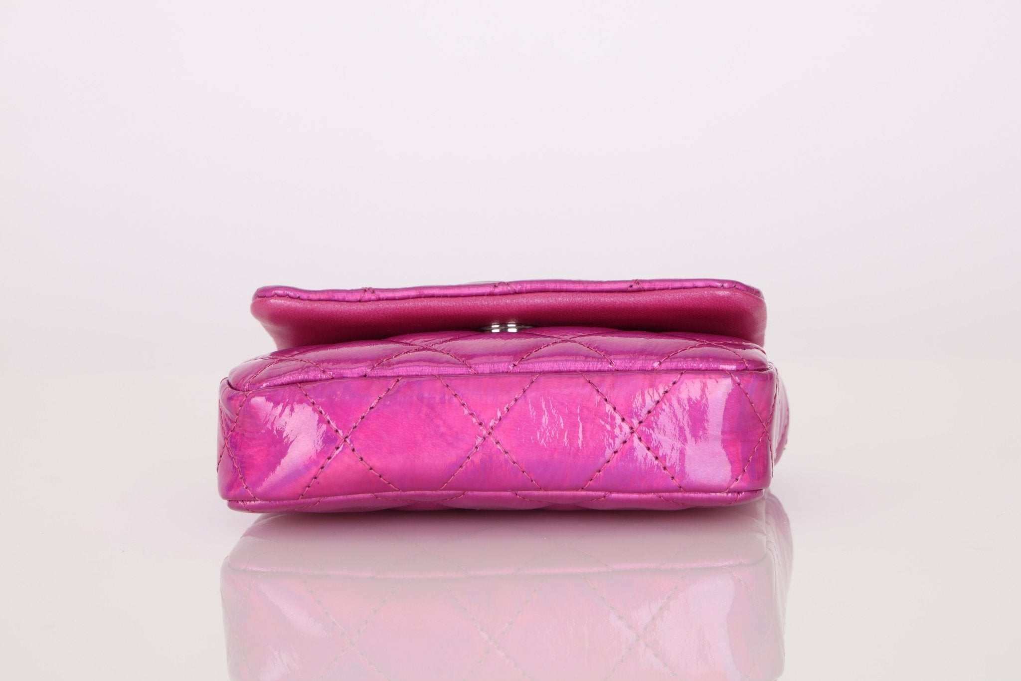 Chanel 2023 Iridescent Patent Quilted CC Hook Card Holder - FashioNica