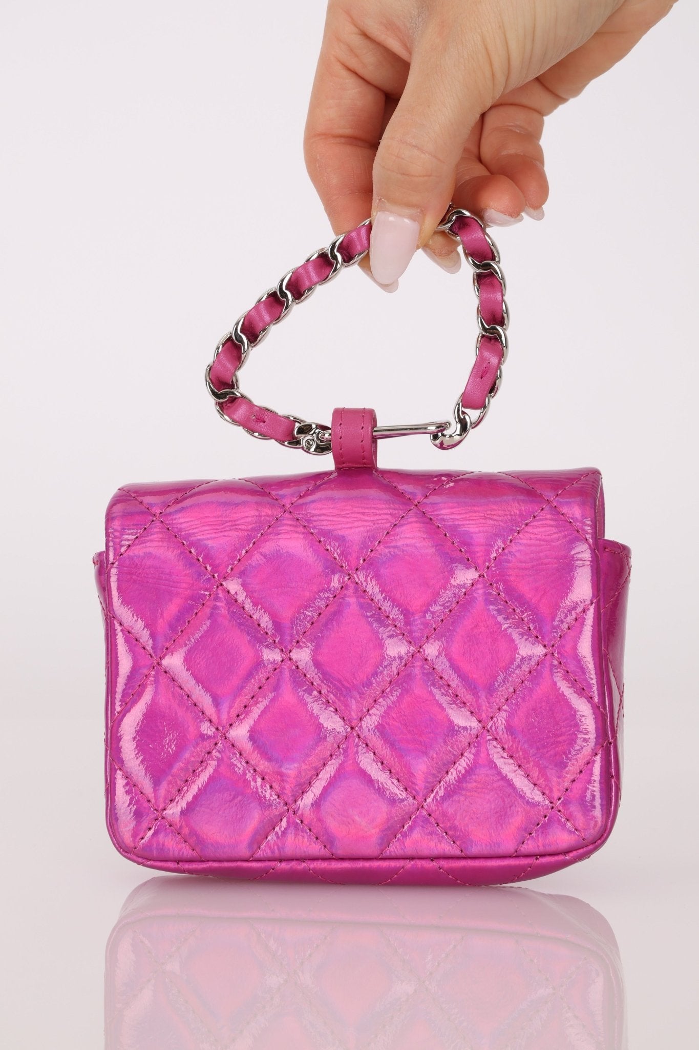 Chanel 2023 Iridescent Patent Quilted CC Hook Card Holder - FashioNica
