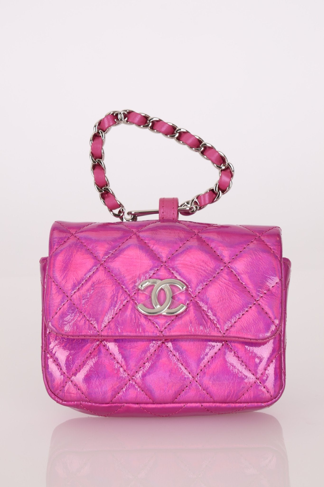 Chanel 2023 Iridescent Patent Quilted CC Hook Card Holder - FashioNica