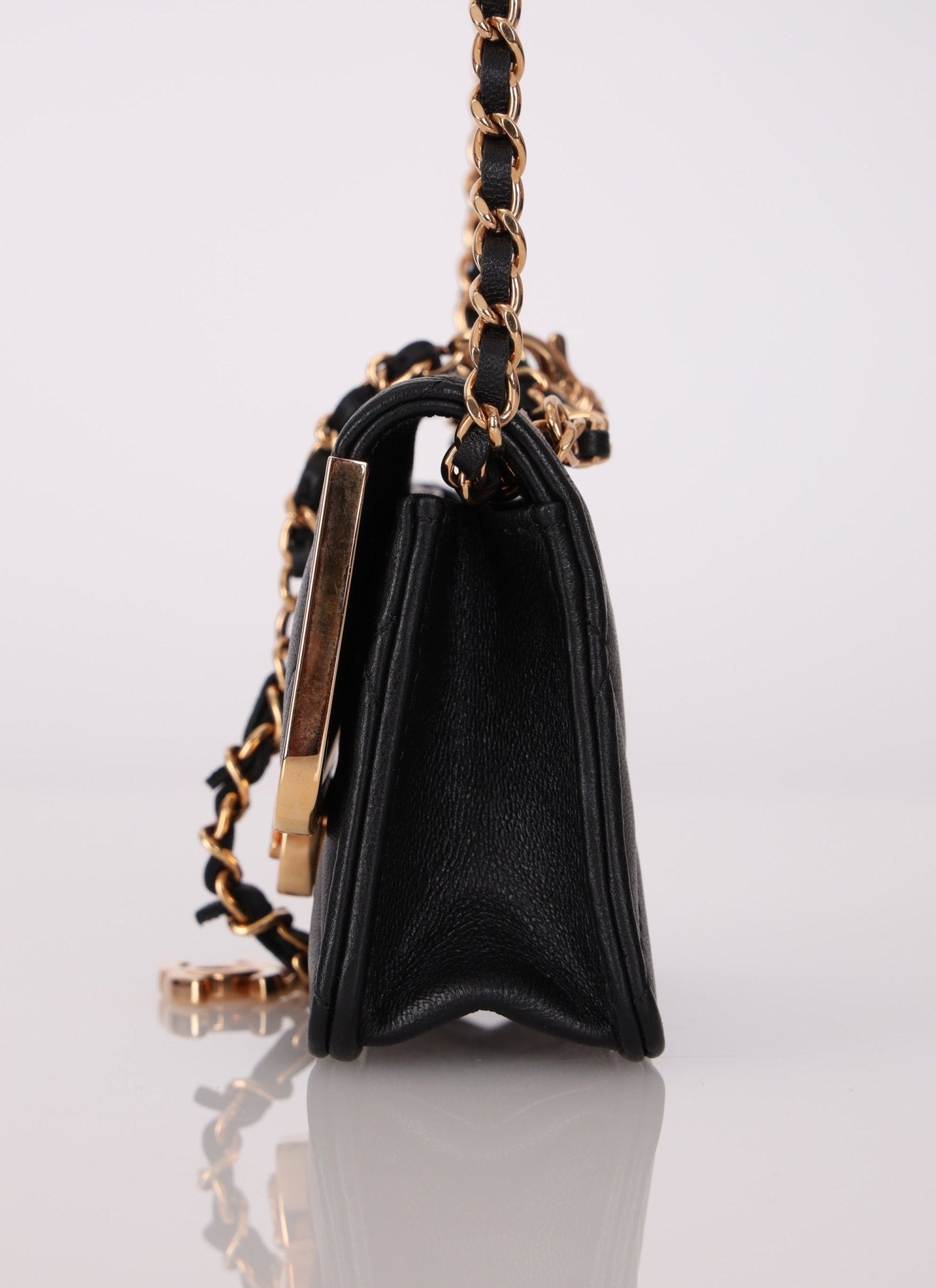 Chanel 2023 Lambskin Frame Card Holder Belt Bag RGHW - FashioNica