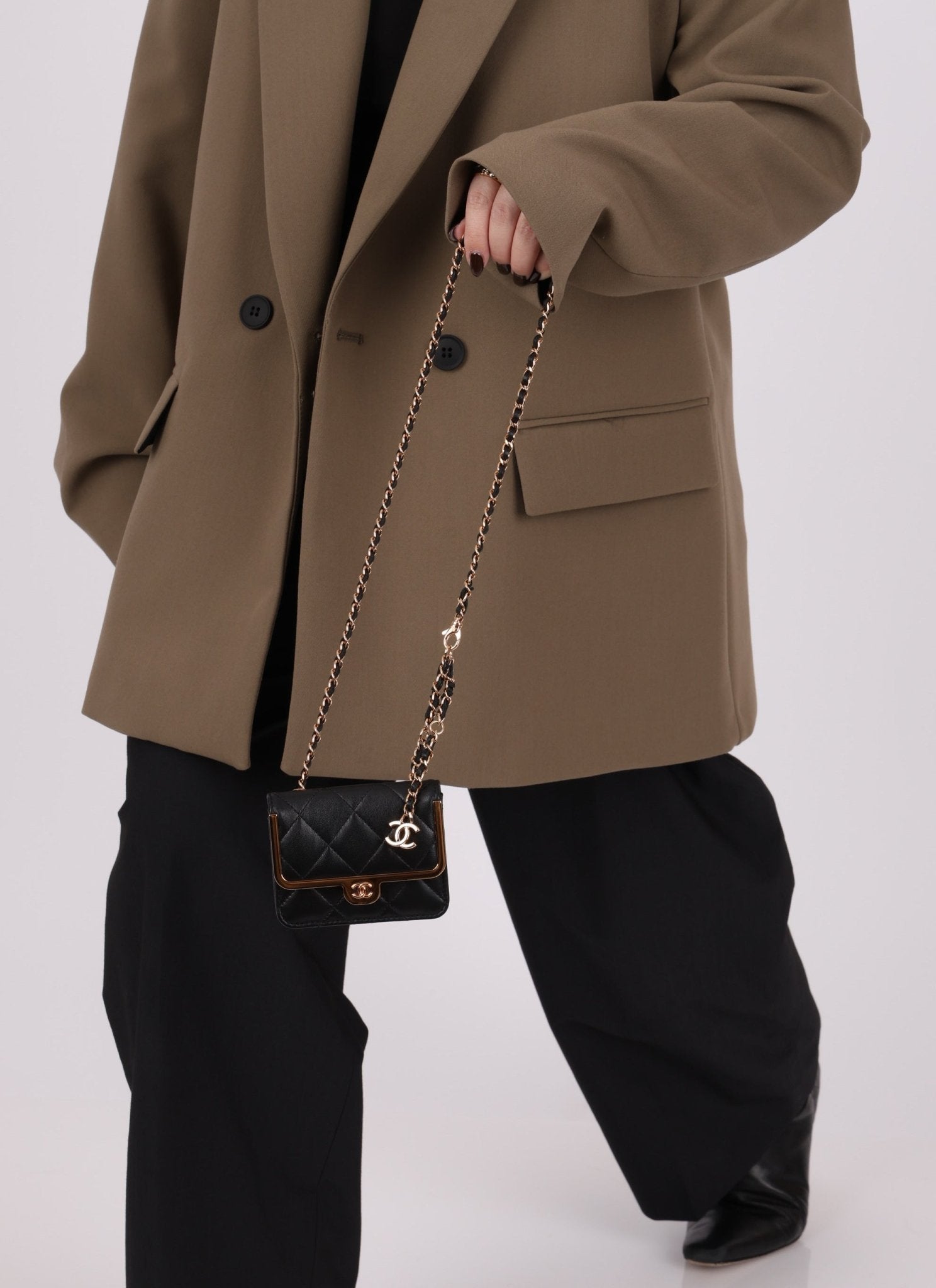 Chanel 2023 Lambskin Frame Card Holder Belt Bag RGHW - FashioNica