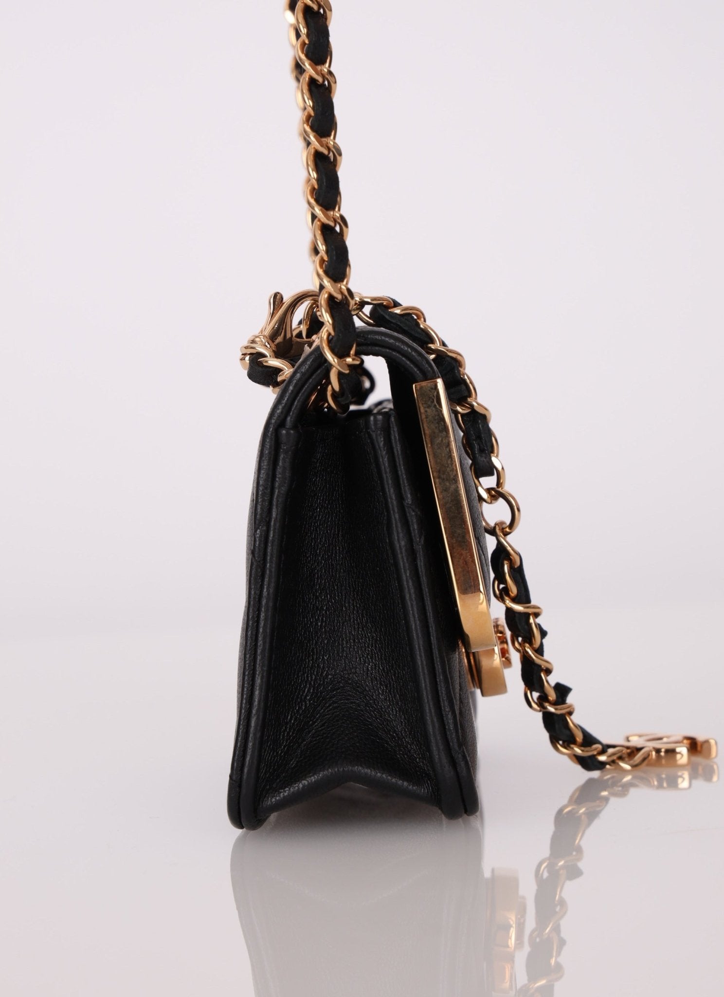 Chanel 2023 Lambskin Frame Card Holder Belt Bag RGHW - FashioNica