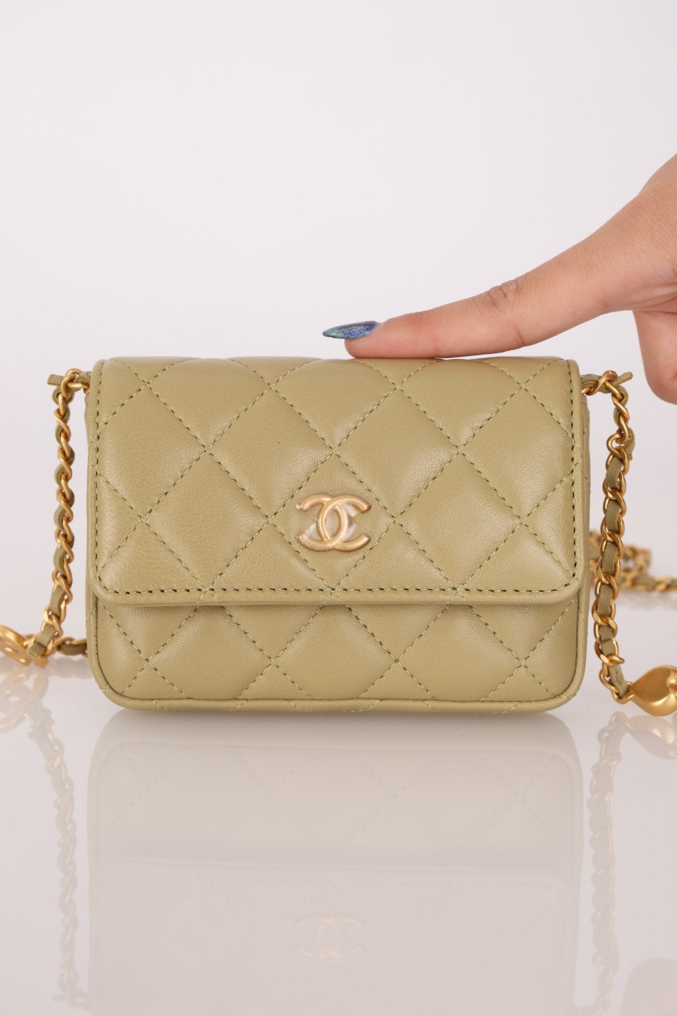 Chanel 2023 Lambskin Pistachio Coco Hearts Cardholder on Chain - FashioNica