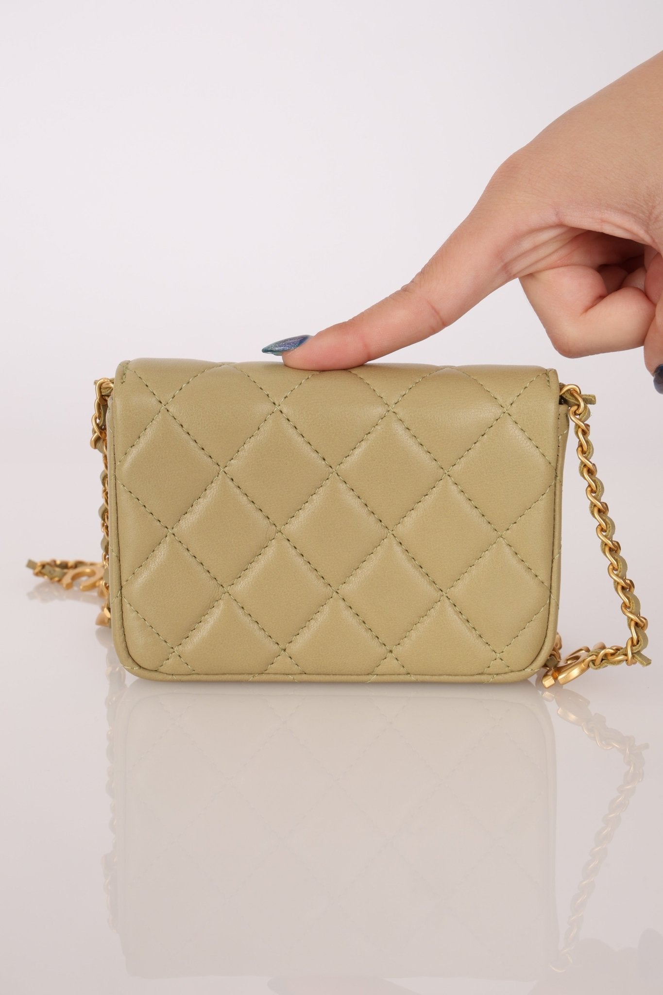 Chanel 2023 Lambskin Pistachio Coco Hearts Cardholder on Chain - FashioNica