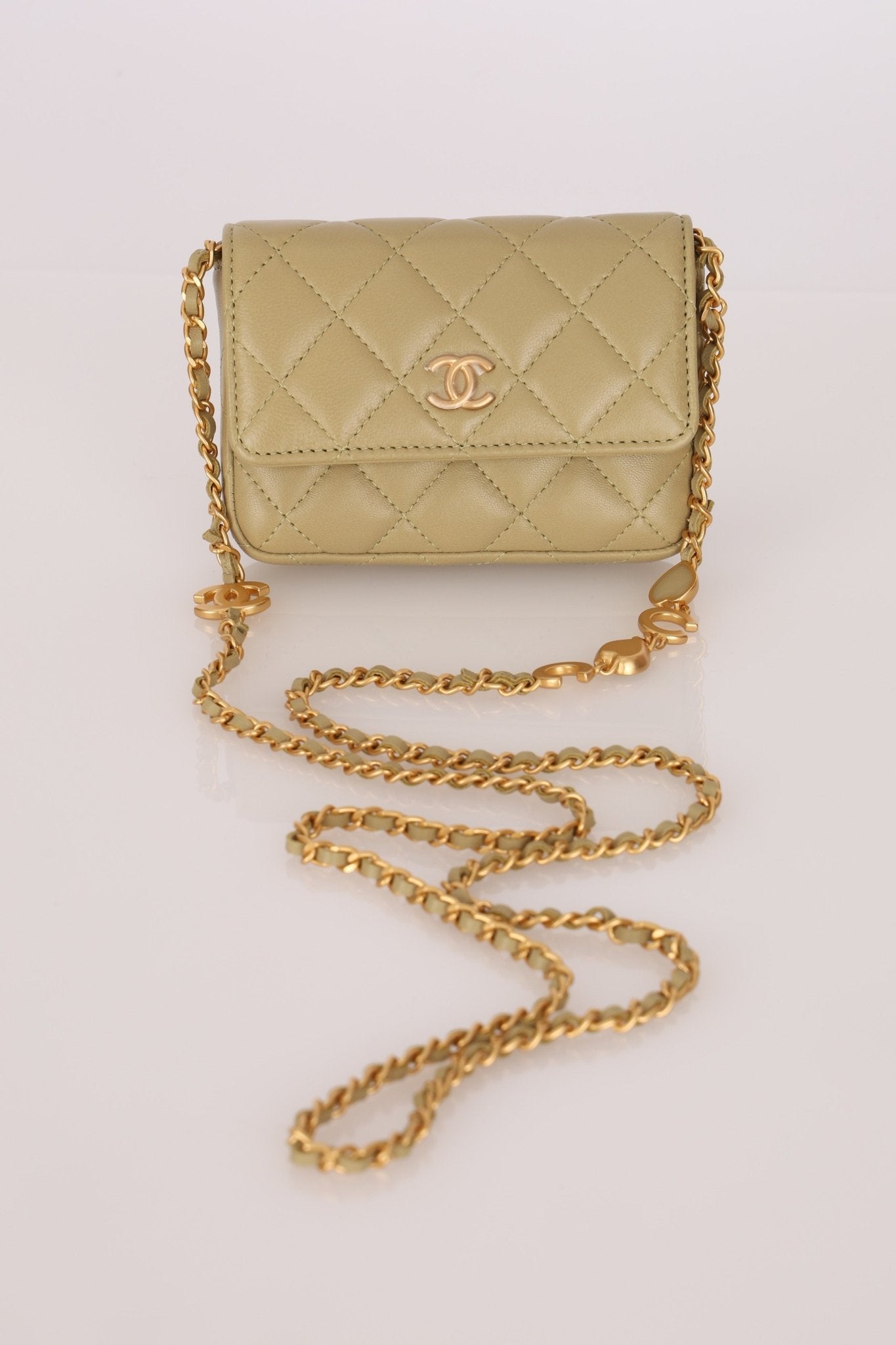 Chanel 2023 Lambskin Pistachio Coco Hearts Cardholder on Chain - FashioNica