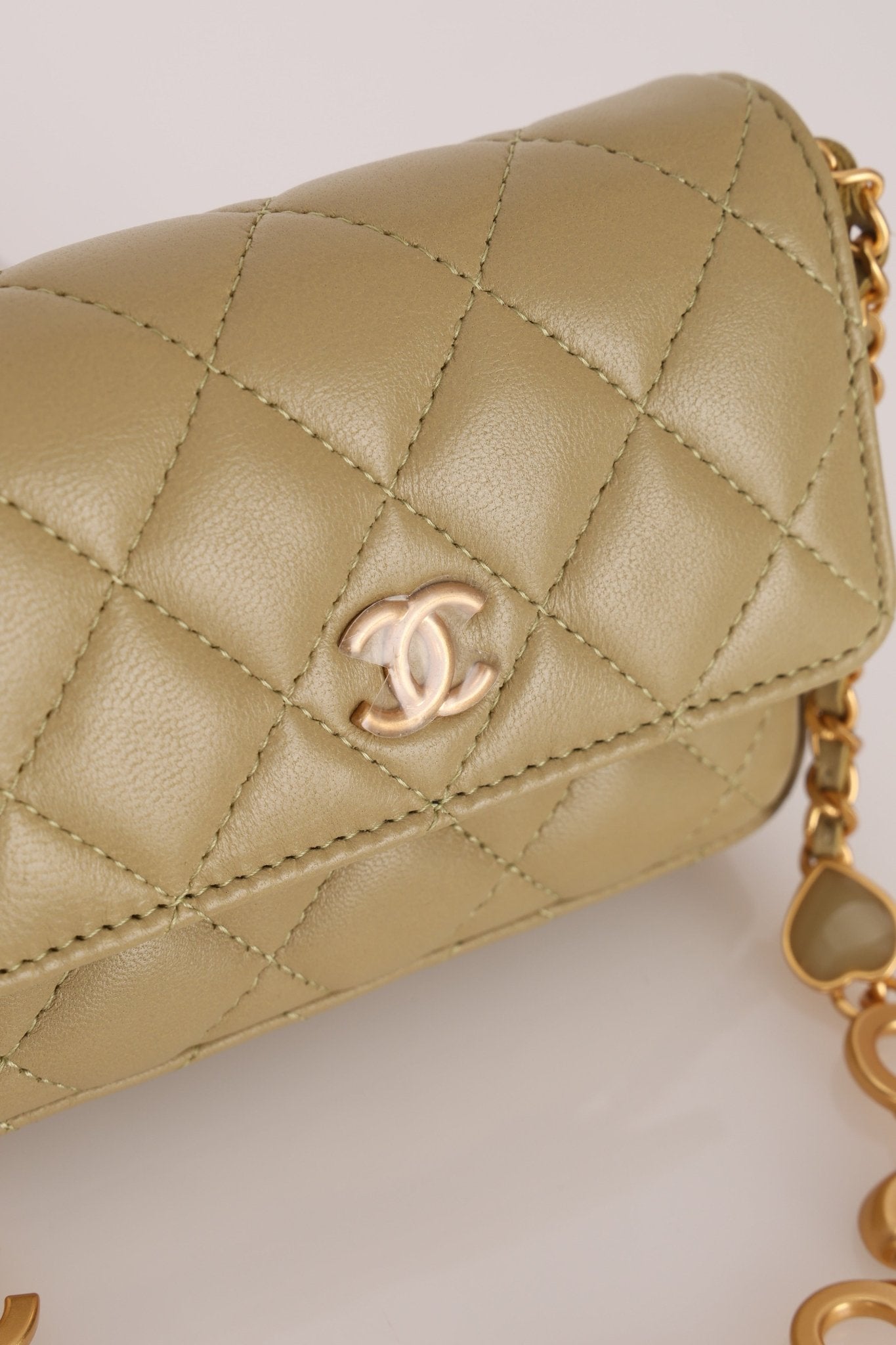 Chanel 2023 Lambskin Pistachio Coco Hearts Cardholder on Chain - FashioNica