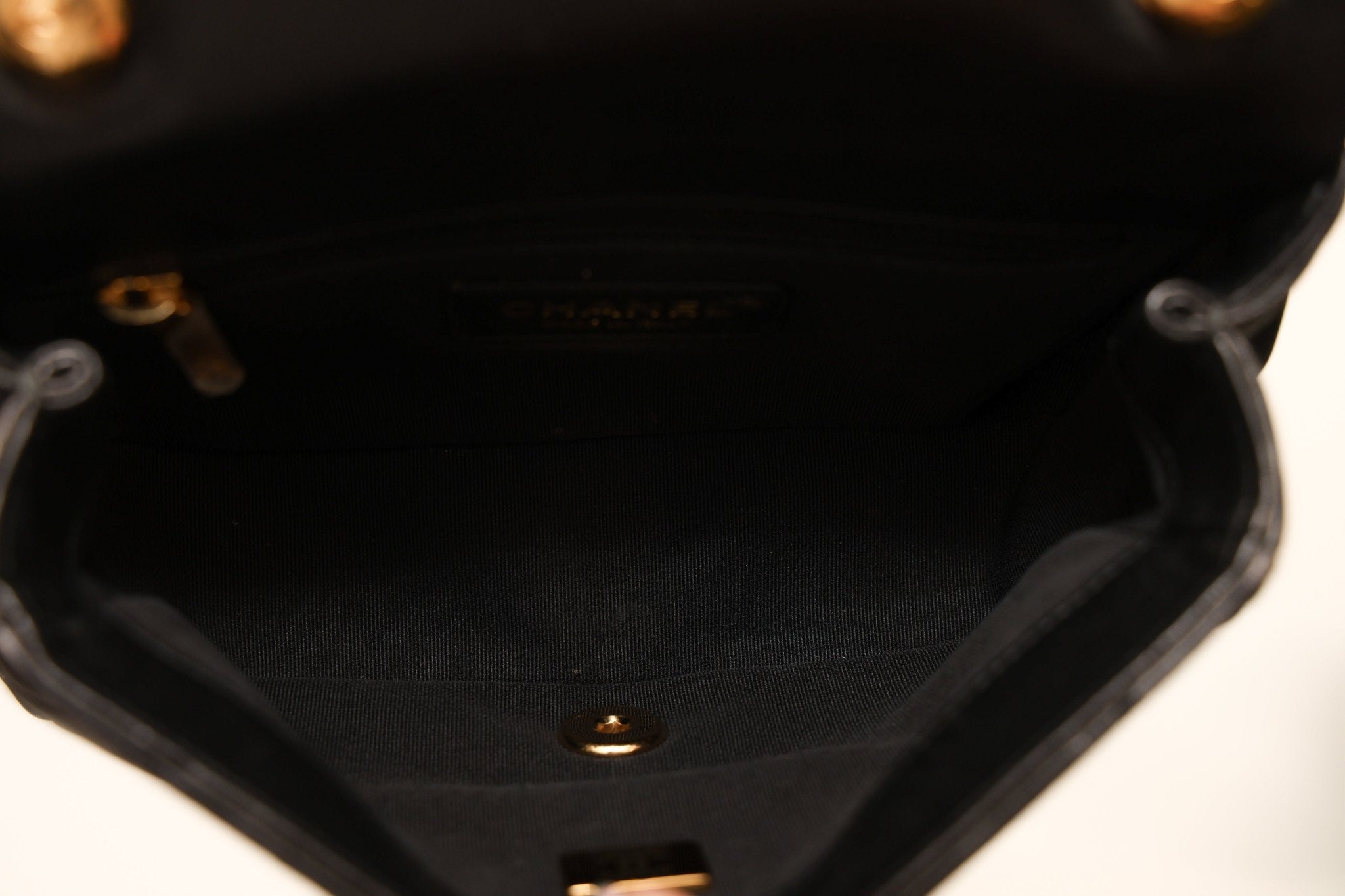 Chanel 2023 Lambskin Top Handle Mini Flap - FashioNica