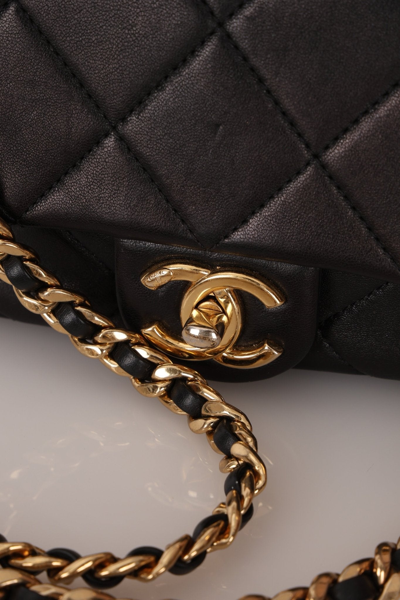 Chanel 2023 Lambskin Top Handle Mini Flap - FashioNica