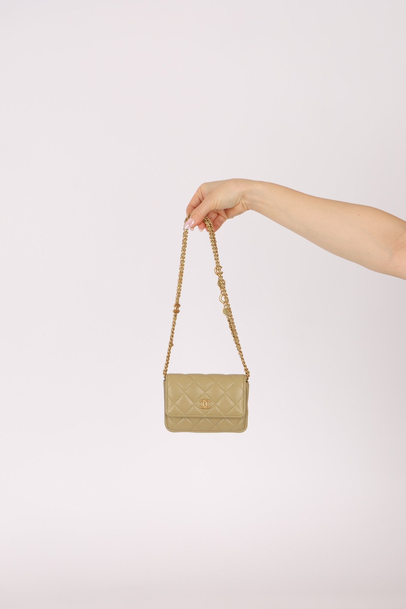 Chanel 2023 Matcha Lambskin Coco Cardholder on Chain - FashioNica