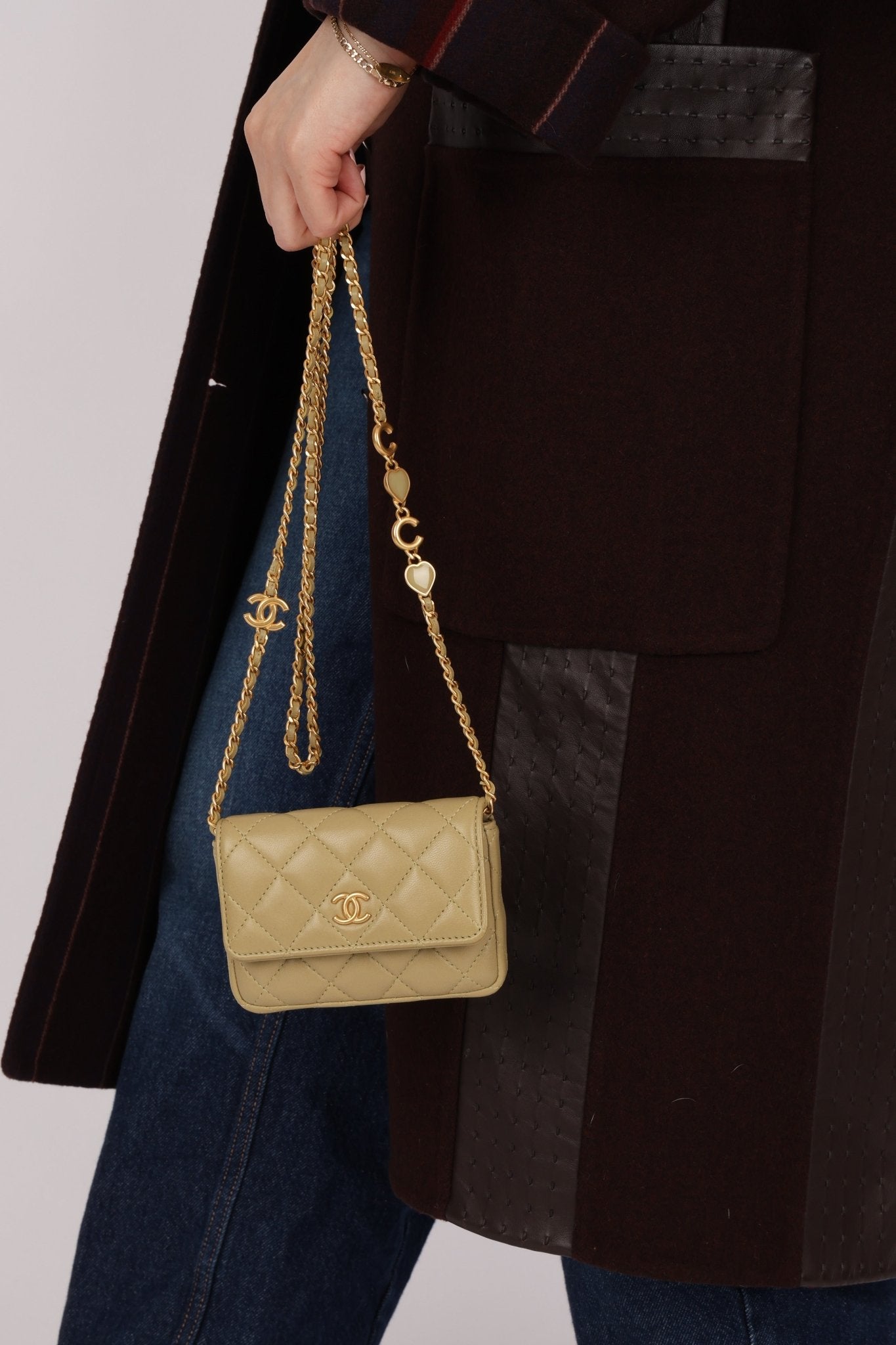 Chanel 2023 Matcha Lambskin Coco Cardholder on Chain - FashioNica