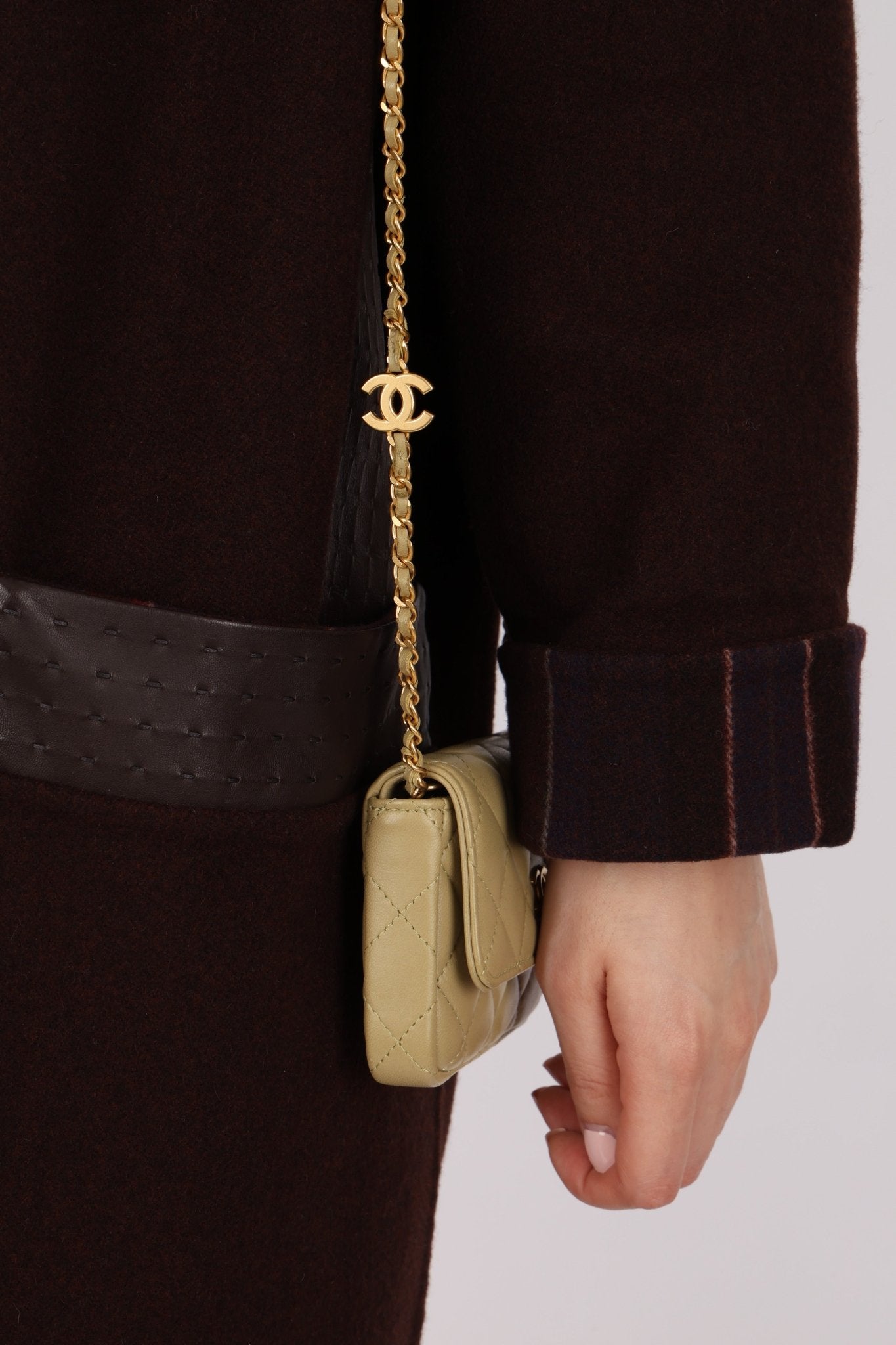 Chanel 2023 Matcha Lambskin Coco Cardholder on Chain - FashioNica