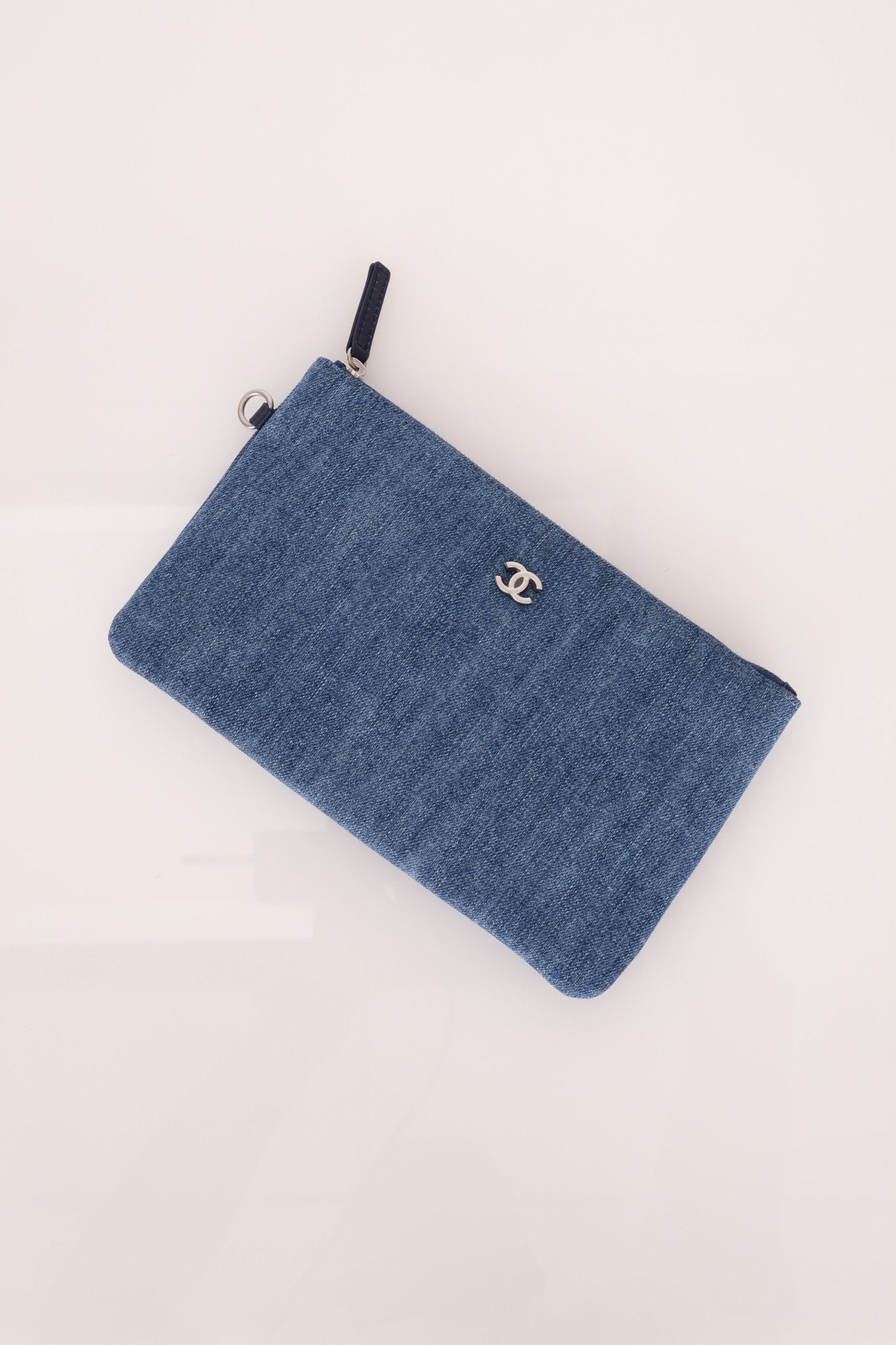 Chanel 2023 Small Denim 22 Shoulder Bag - FashioNica