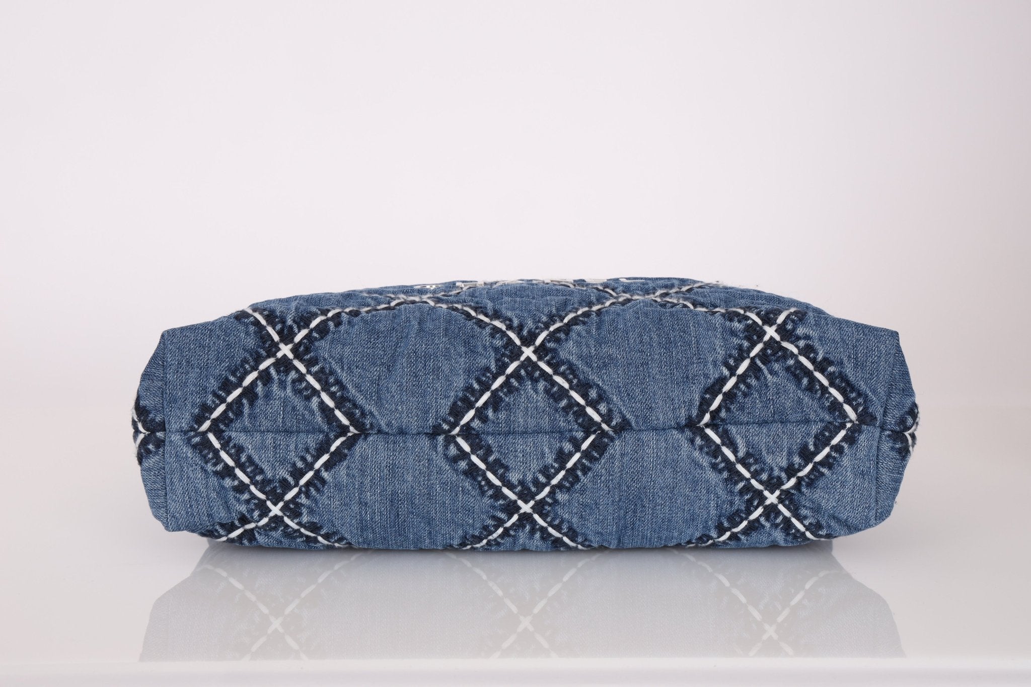 Chanel 2023 Small Denim 22 Shoulder Bag - FashioNica