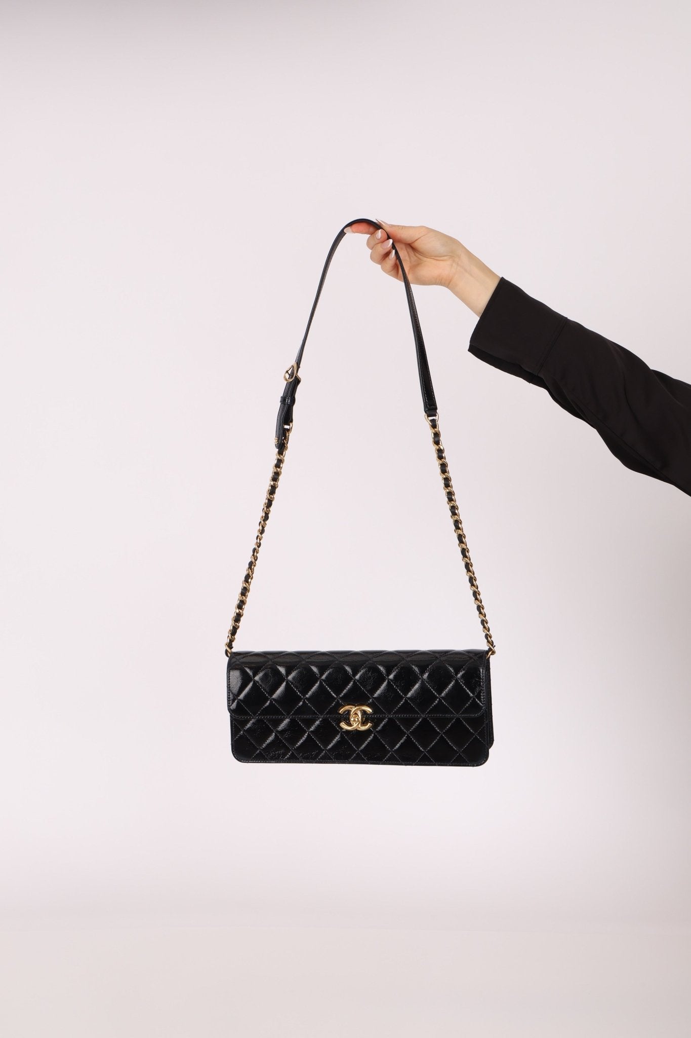 Chanel 2024 Patent Métiers d’art Turnlock Large East West Bag - FashioNica