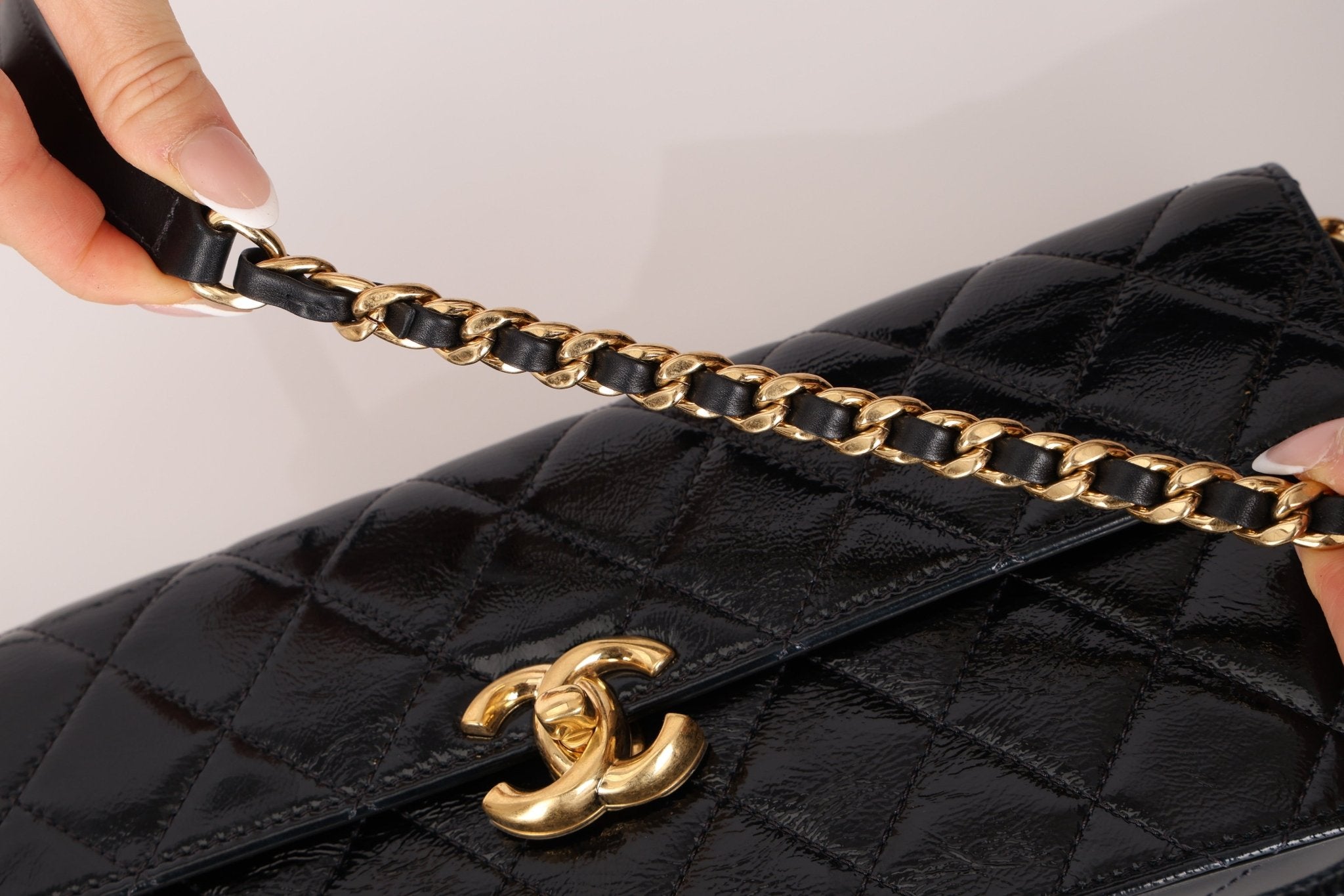 Chanel 2024 Patent Métiers d’art Turnlock Large East West Bag - FashioNica