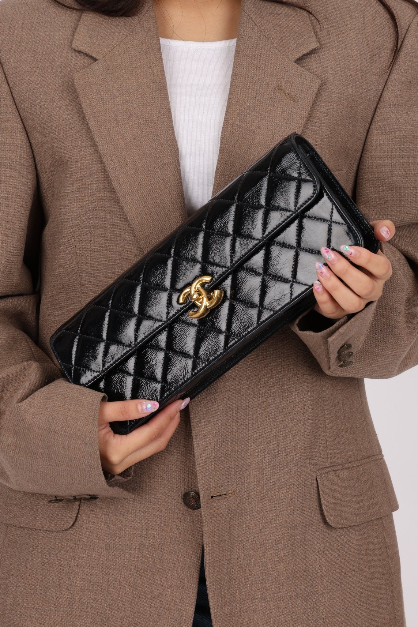 Chanel 2024 Patent Métiers d’art Turnlock Large East West Bag - FashioNica