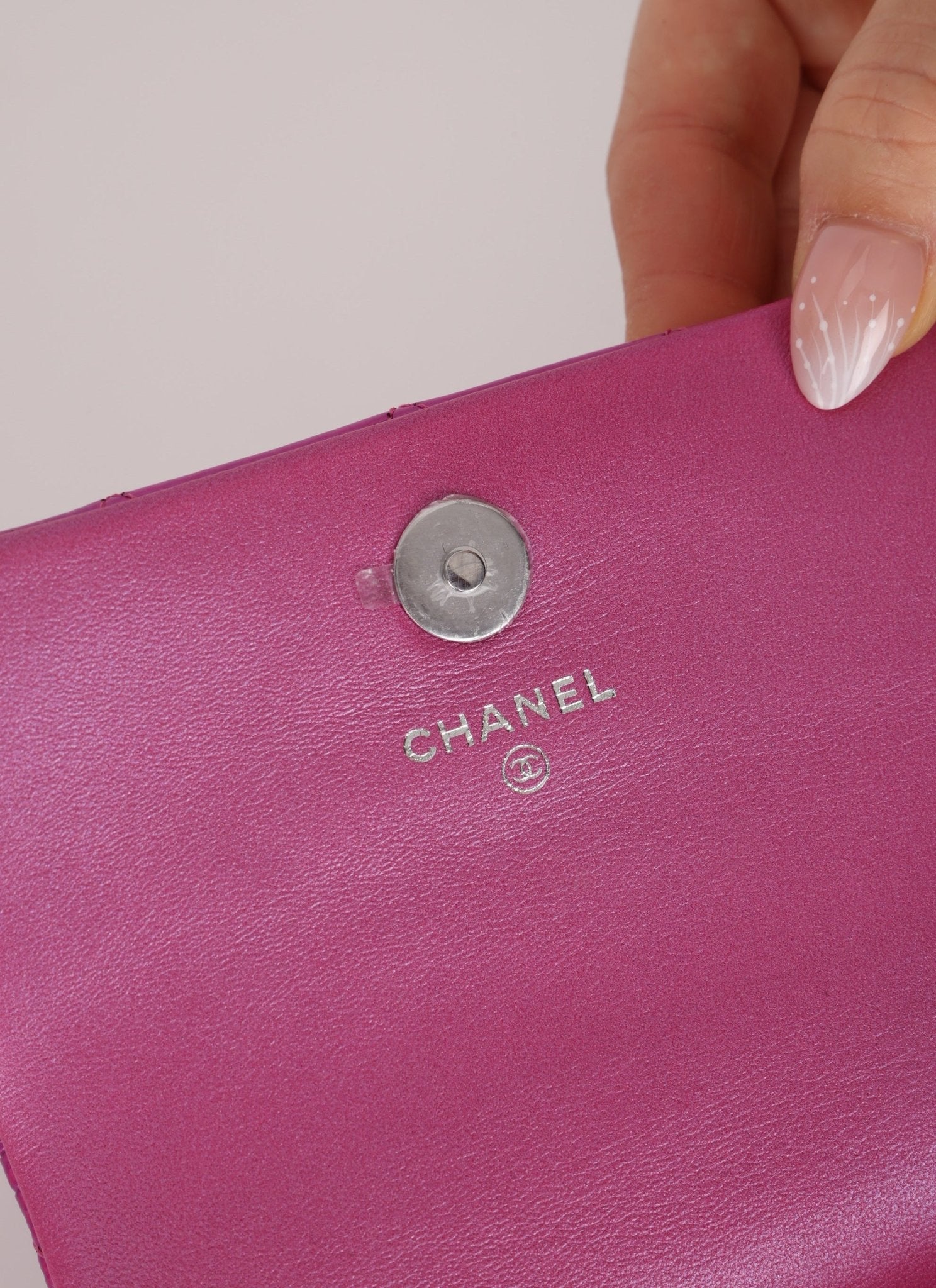 Chanel 24C Iridescent Patent Quilted Carabiner Card Holder - FashioNica