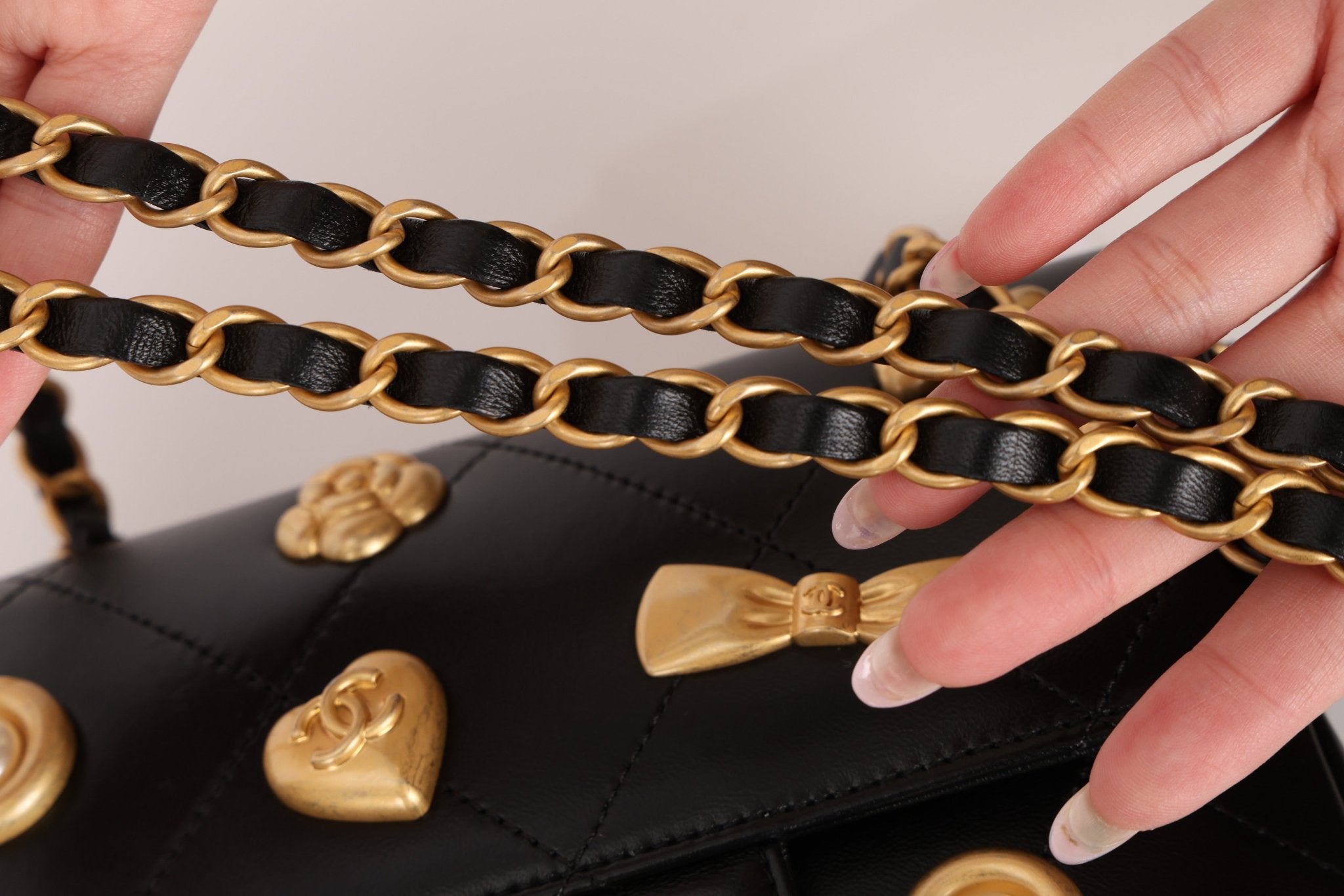 Chanel Métiers d'Art Winter 2025 Lambskin Charms Single Flap - FashioNica