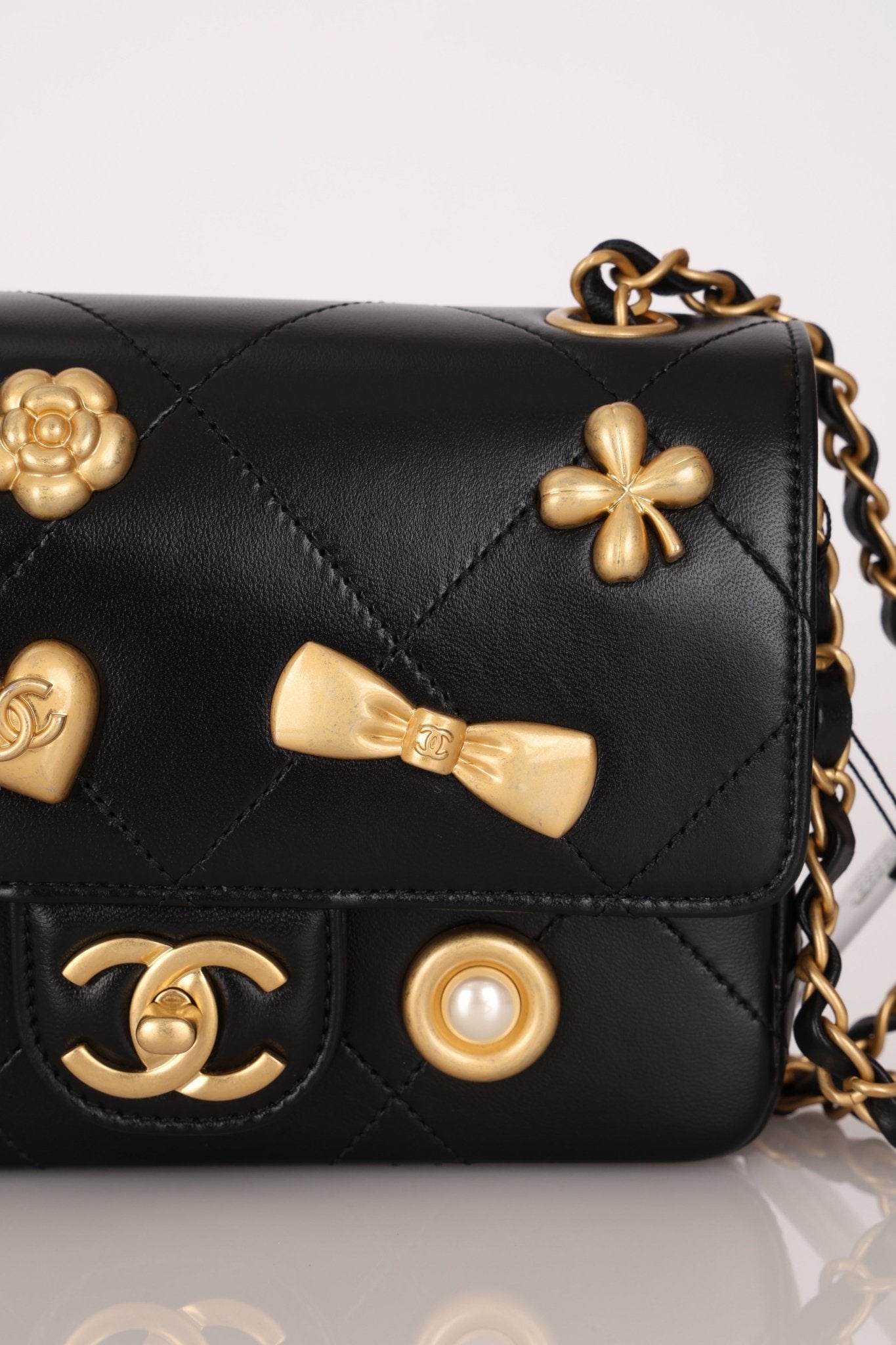 Chanel Métiers d'Art Winter 2025 Lambskin Charms Single Flap - FashioNica