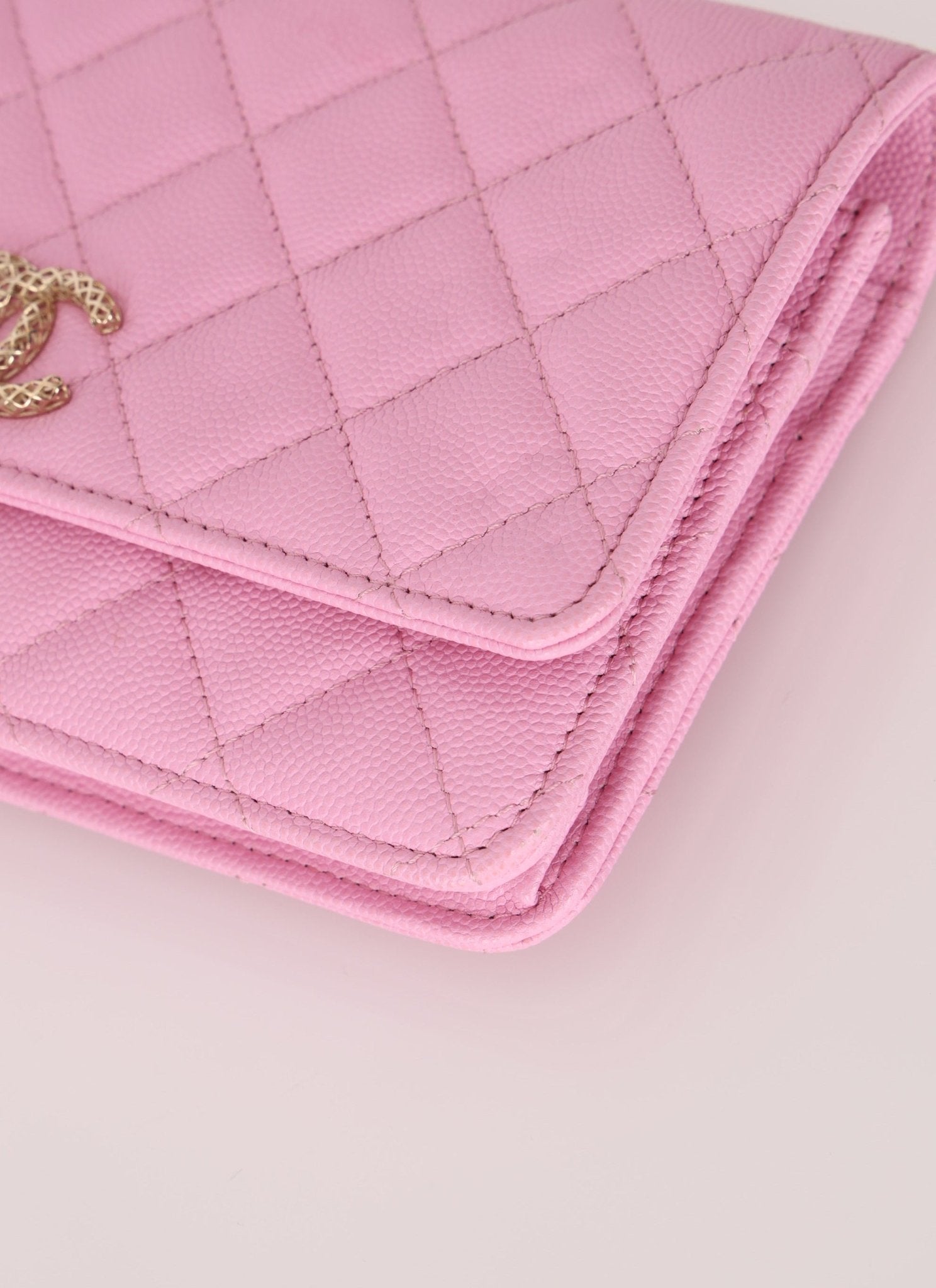 Chanel Sakura Caviar Wallet on Chain - FashioNica