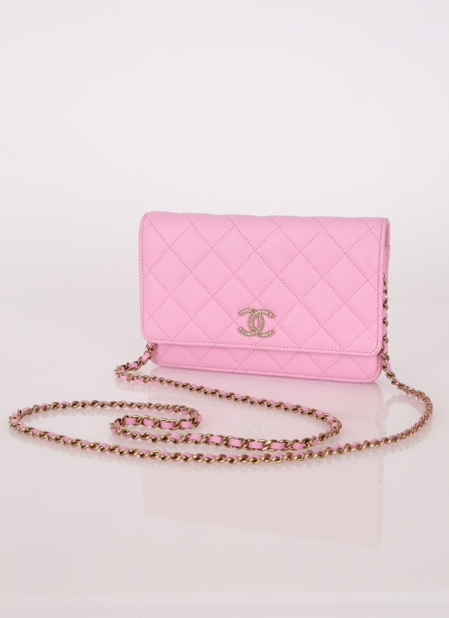 Chanel Sakura Caviar Wallet on Chain - FashioNica