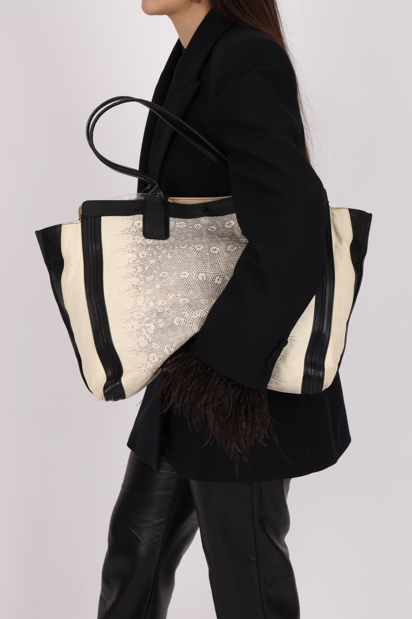 Chloe Opal & Black Embossed Ring Lizard Allison Tote Bag - FashioNica