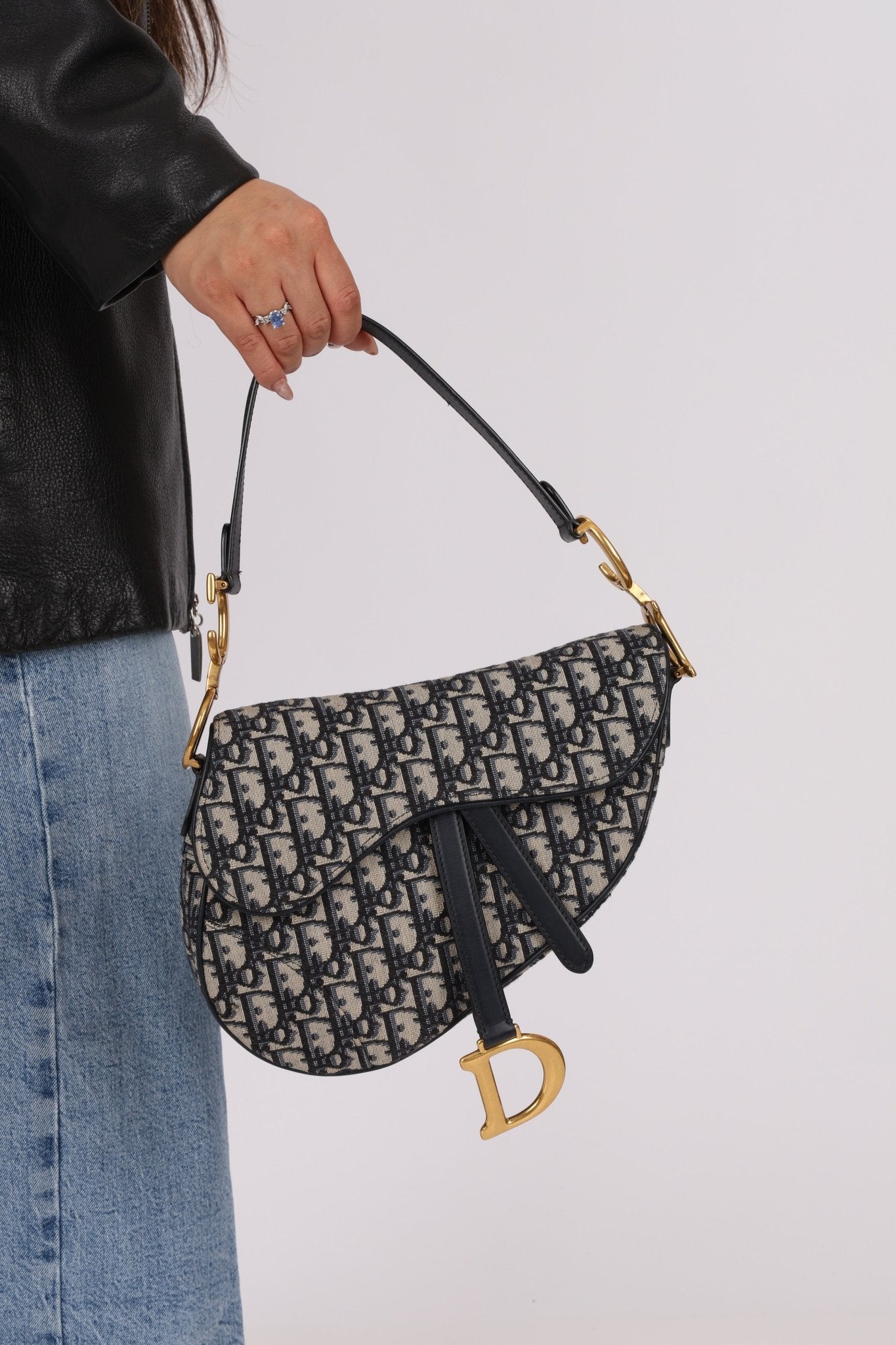 Dior 2019 Oblique Medium Saddle with Dior Guitar Strap - FashioNica