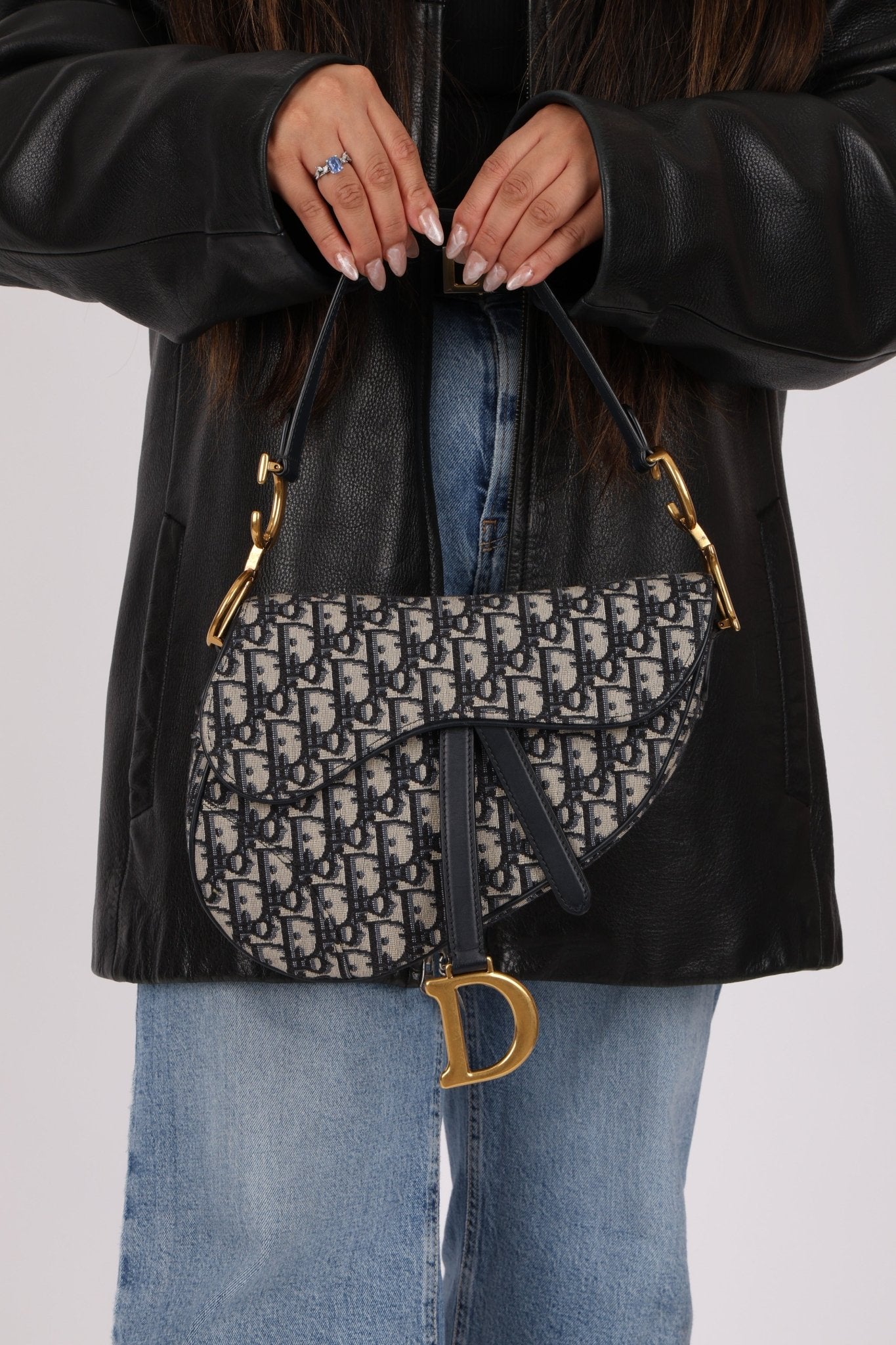 Dior 2019 Oblique Medium Saddle with Dior Guitar Strap - FashioNica