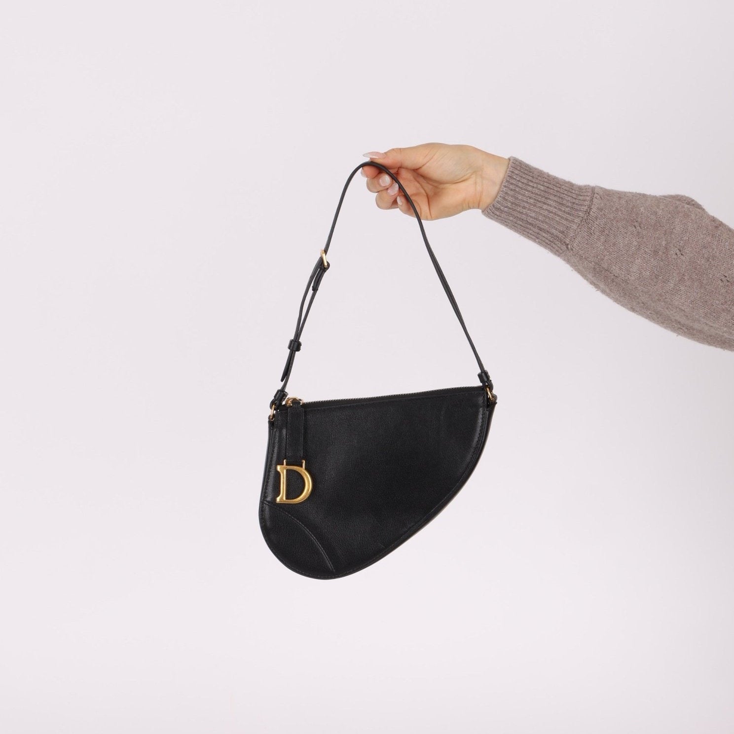 Dior 2023 Black Goatskin Saddle Rodeo Pochette - FashioNica